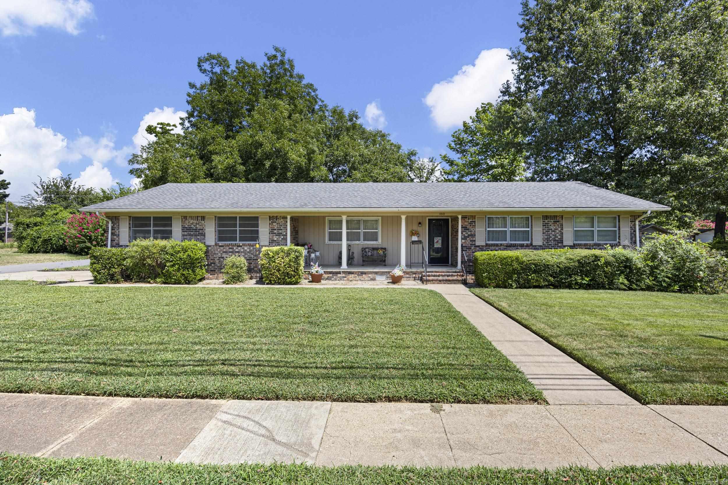1010 N Detroit  Russellville, AR