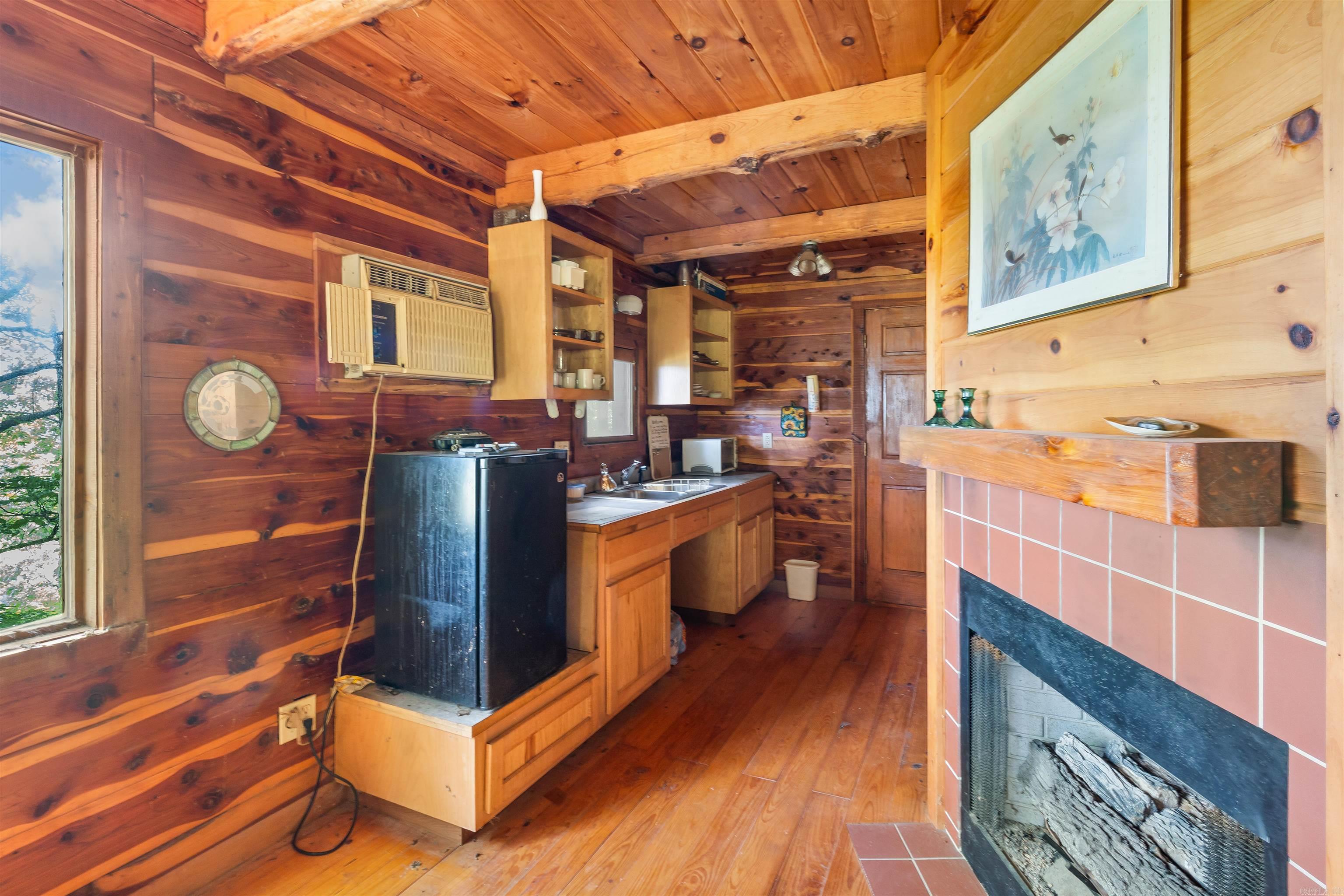 1154 Forest Home LN  Calico Rock, AR