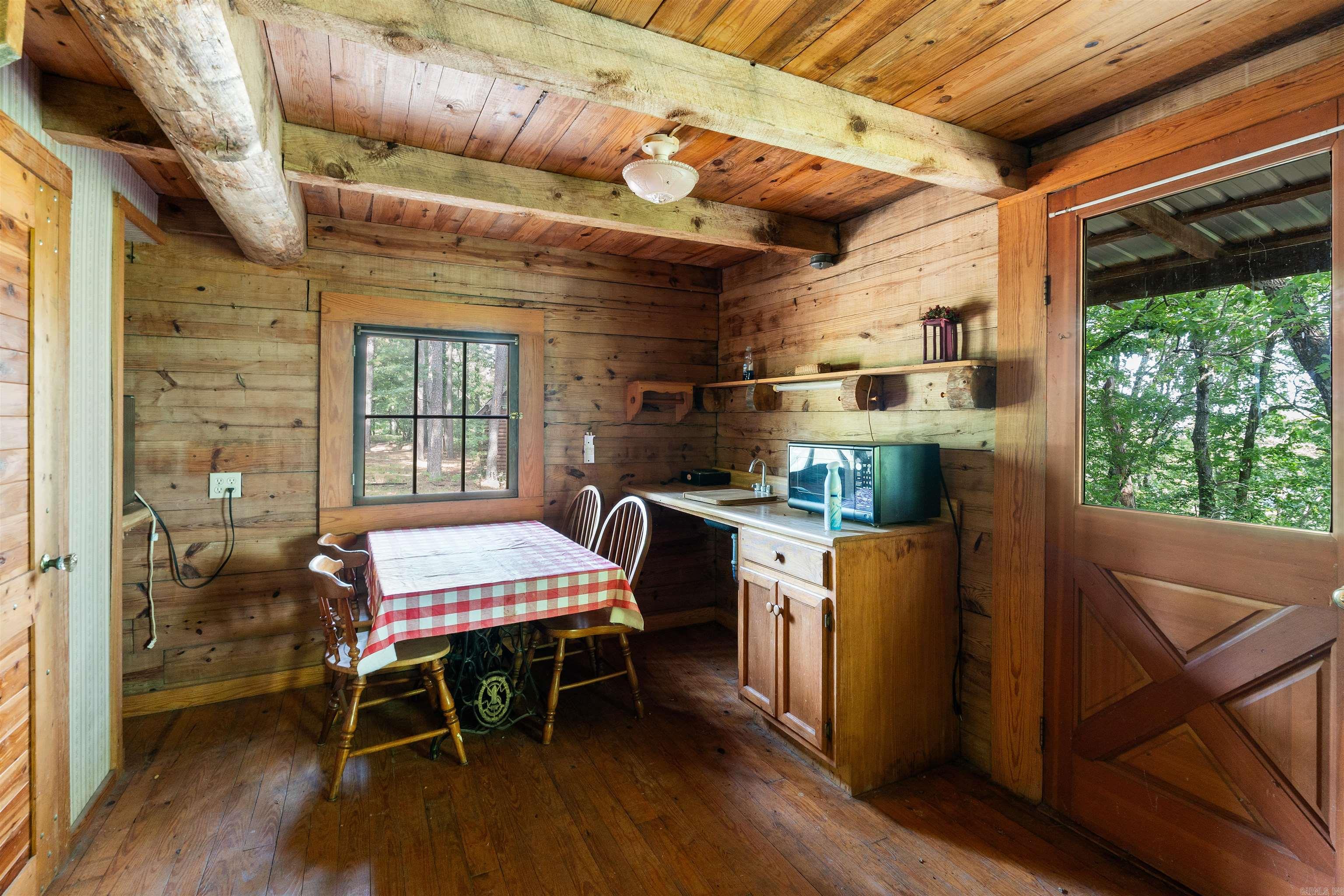 1154 Forest Home LN  Calico Rock, AR