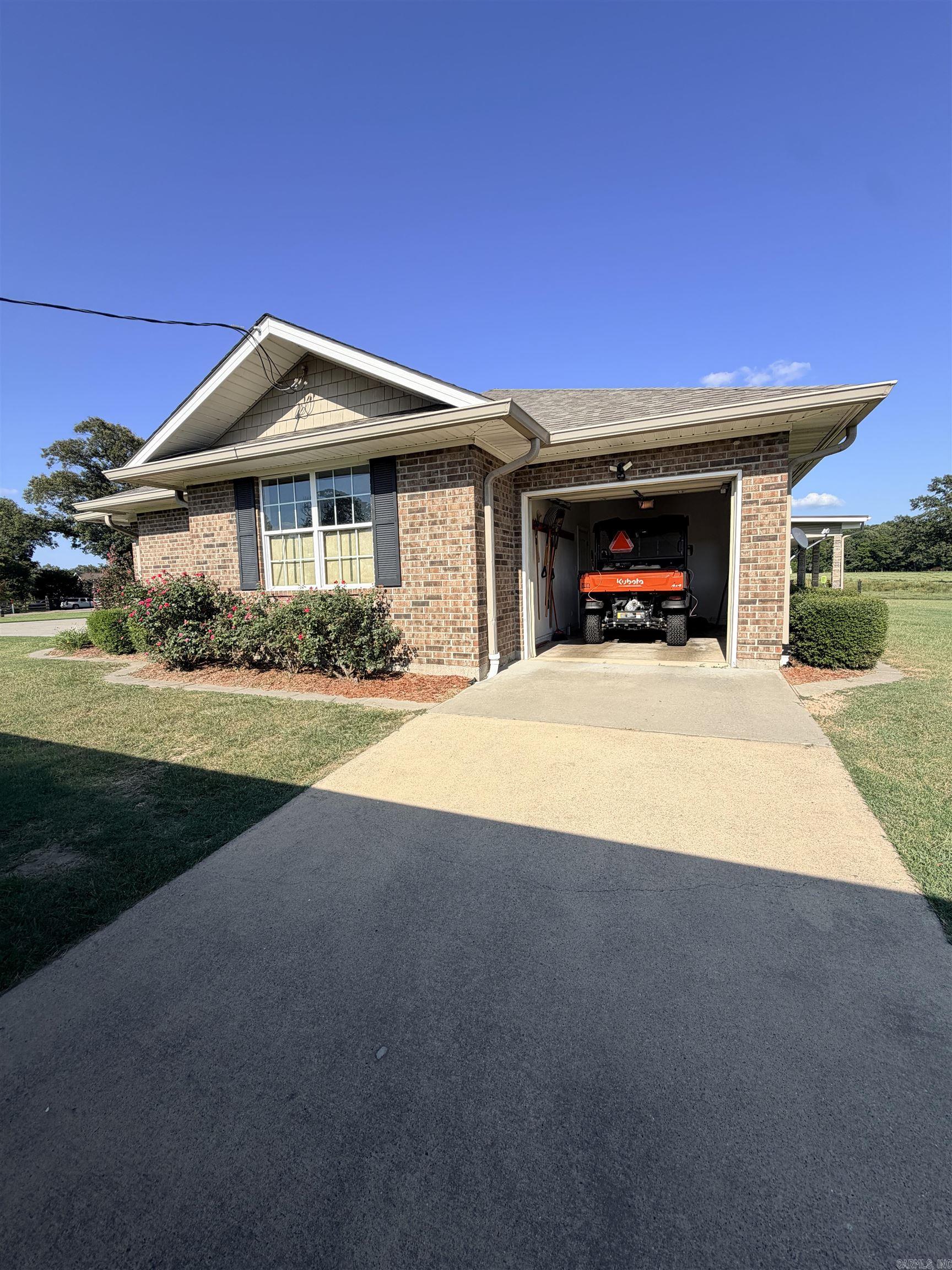 1664 Collins  Nashville, AR