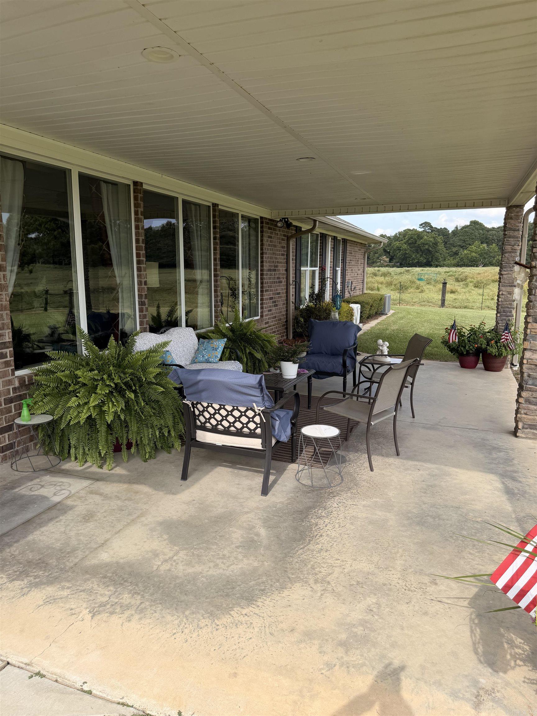 1664 Collins  Nashville, AR