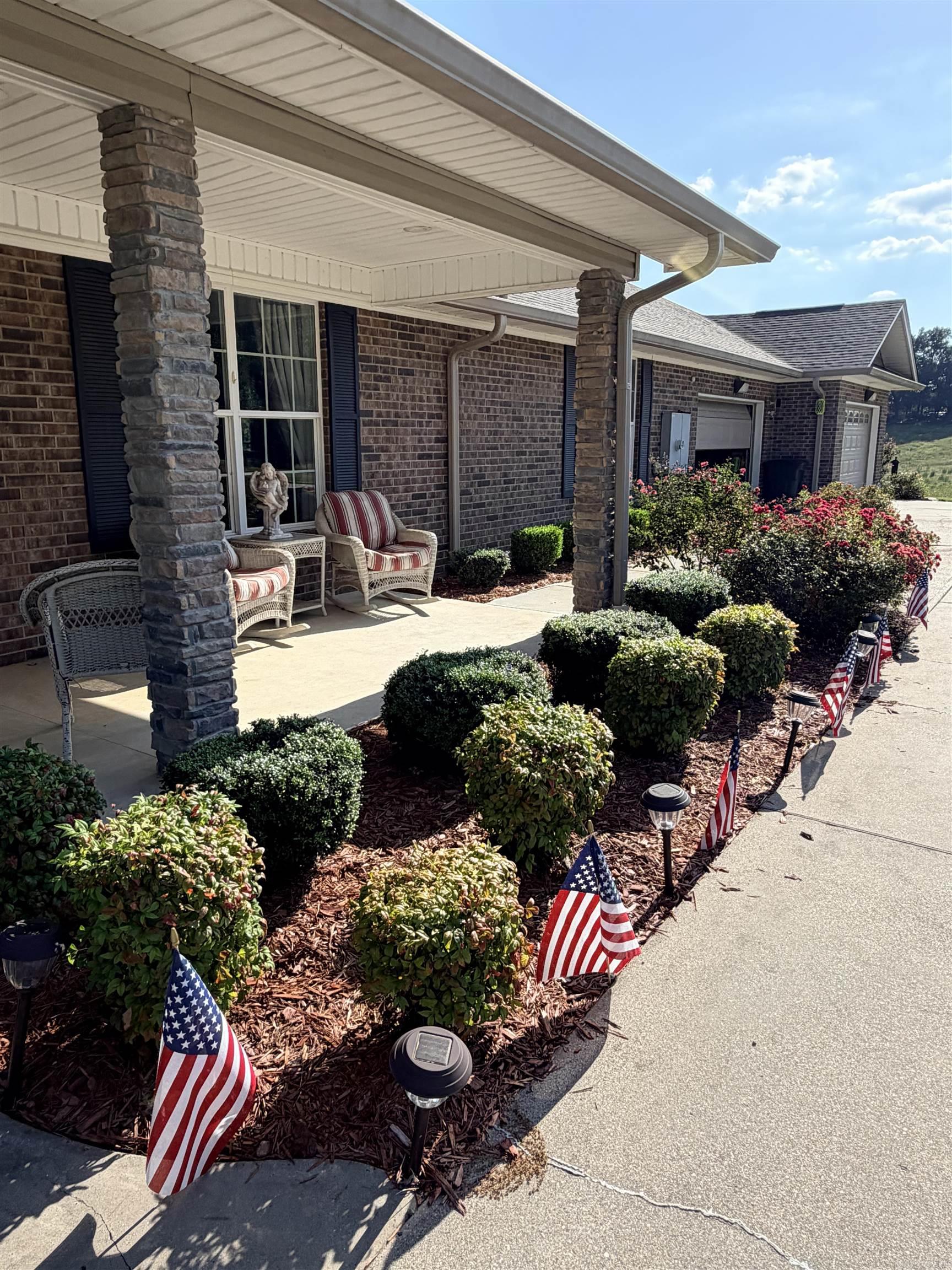 1664 Collins  Nashville, AR