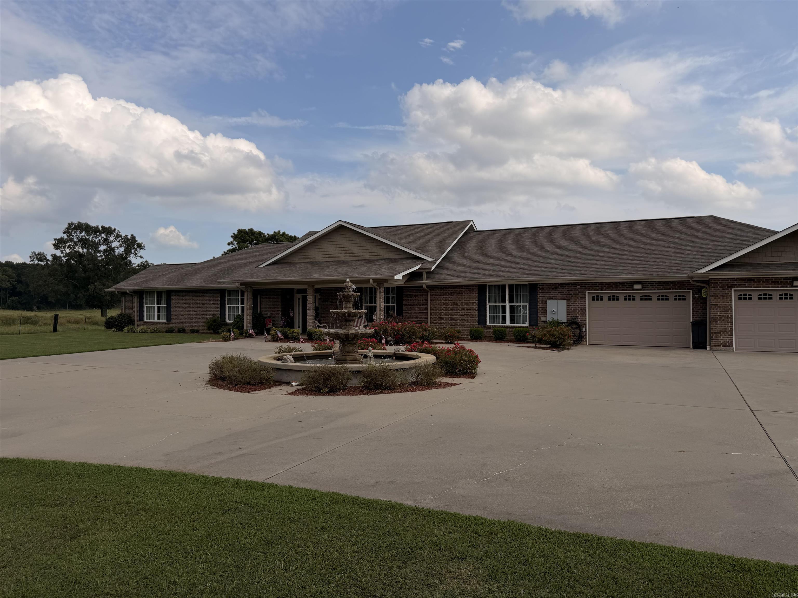 1664 Collins  Nashville, AR
