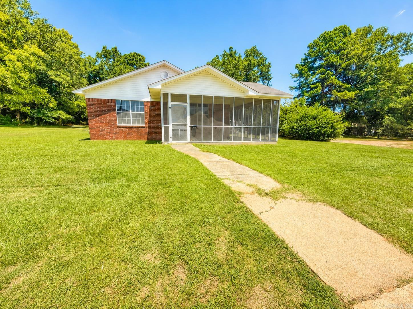 2000 Pine  Arkadelphia, AR