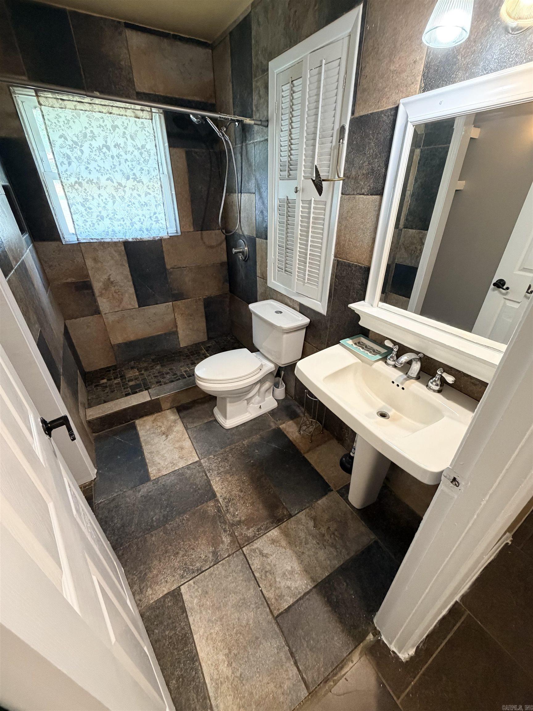 5203 Wycliffe  Little Rock, AR