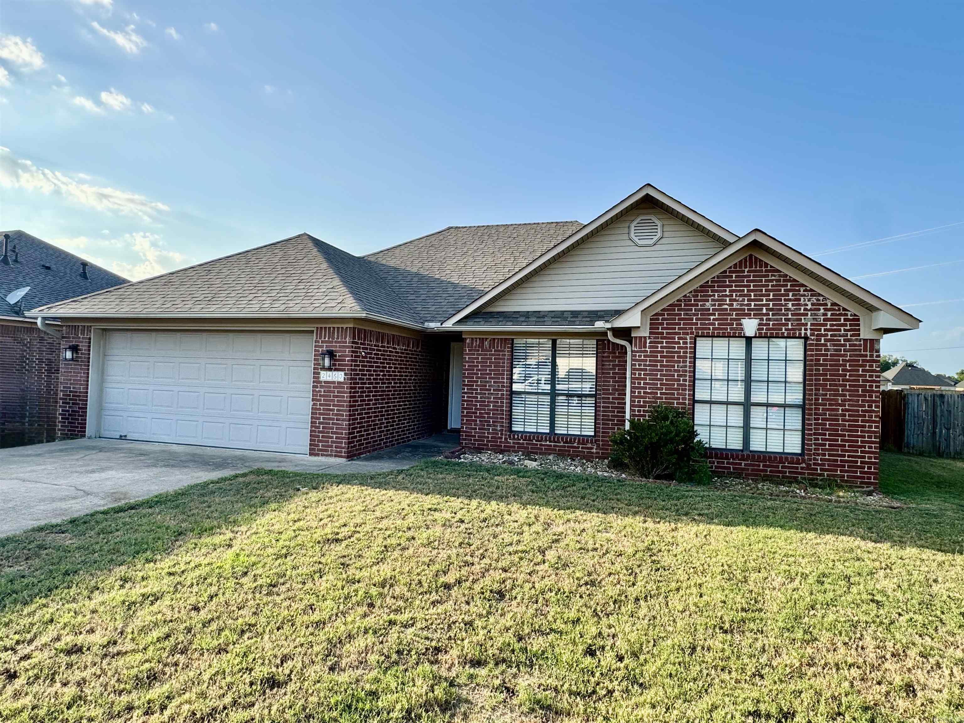 2460 Apple Blossom  Conway, AR