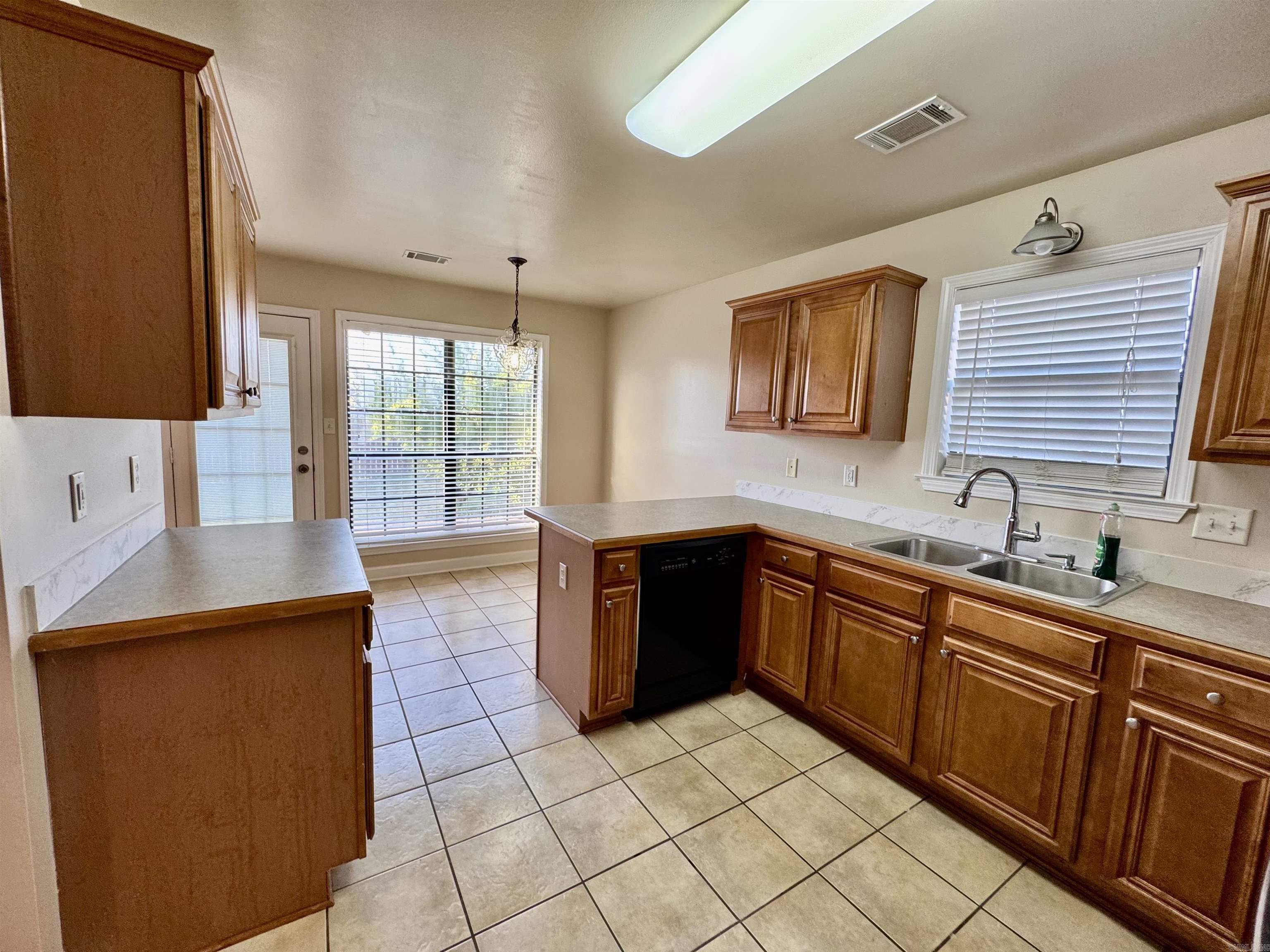 2460 Apple Blossom  Conway, AR