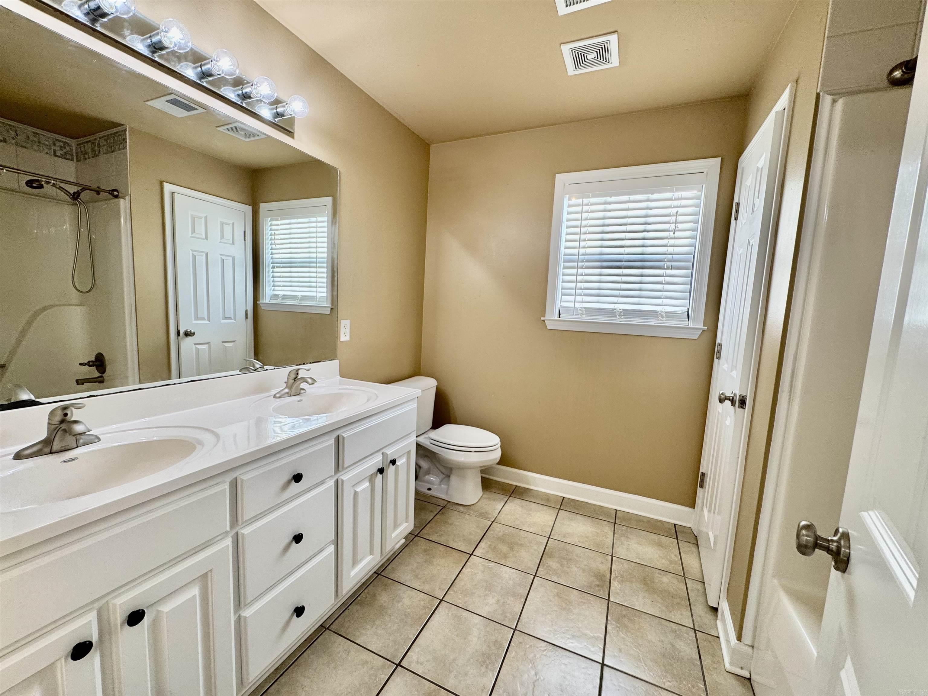 2460 Apple Blossom  Conway, AR