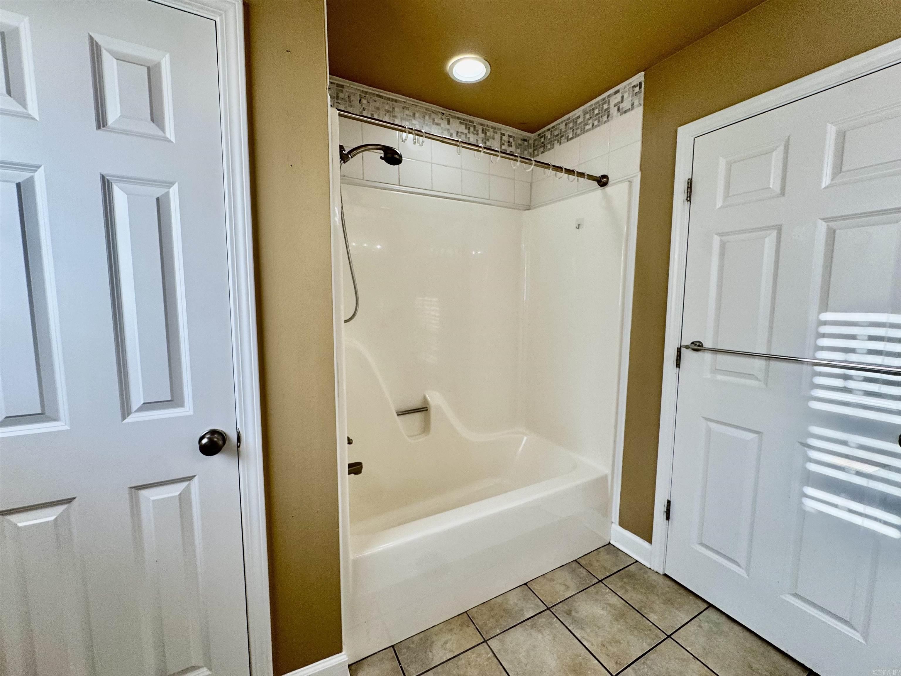 2460 Apple Blossom  Conway, AR