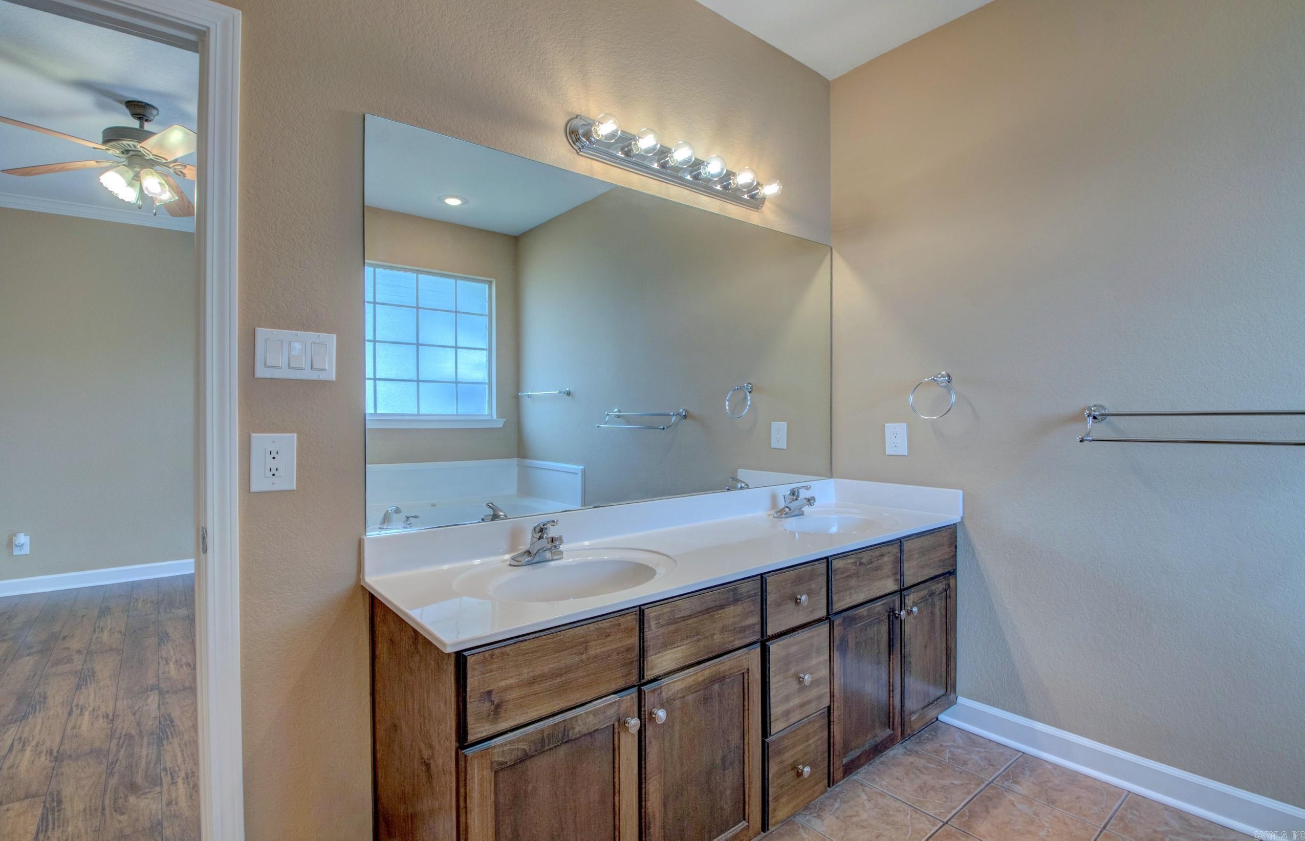 2 Fredonia  Mayflower, AR