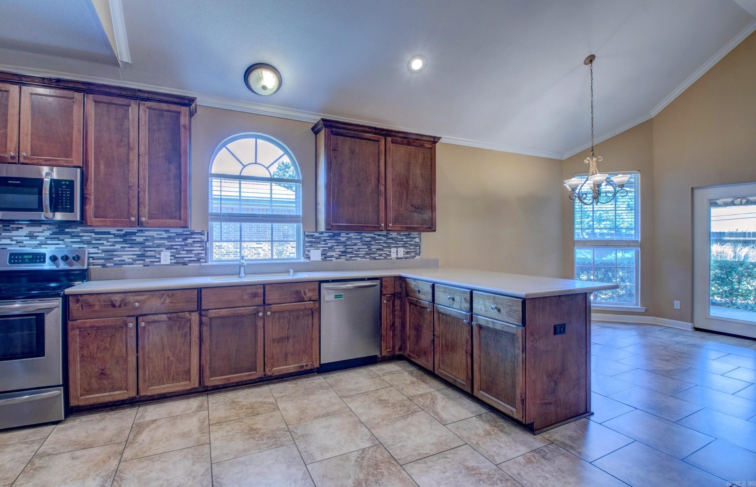 2 Fredonia  Mayflower, AR