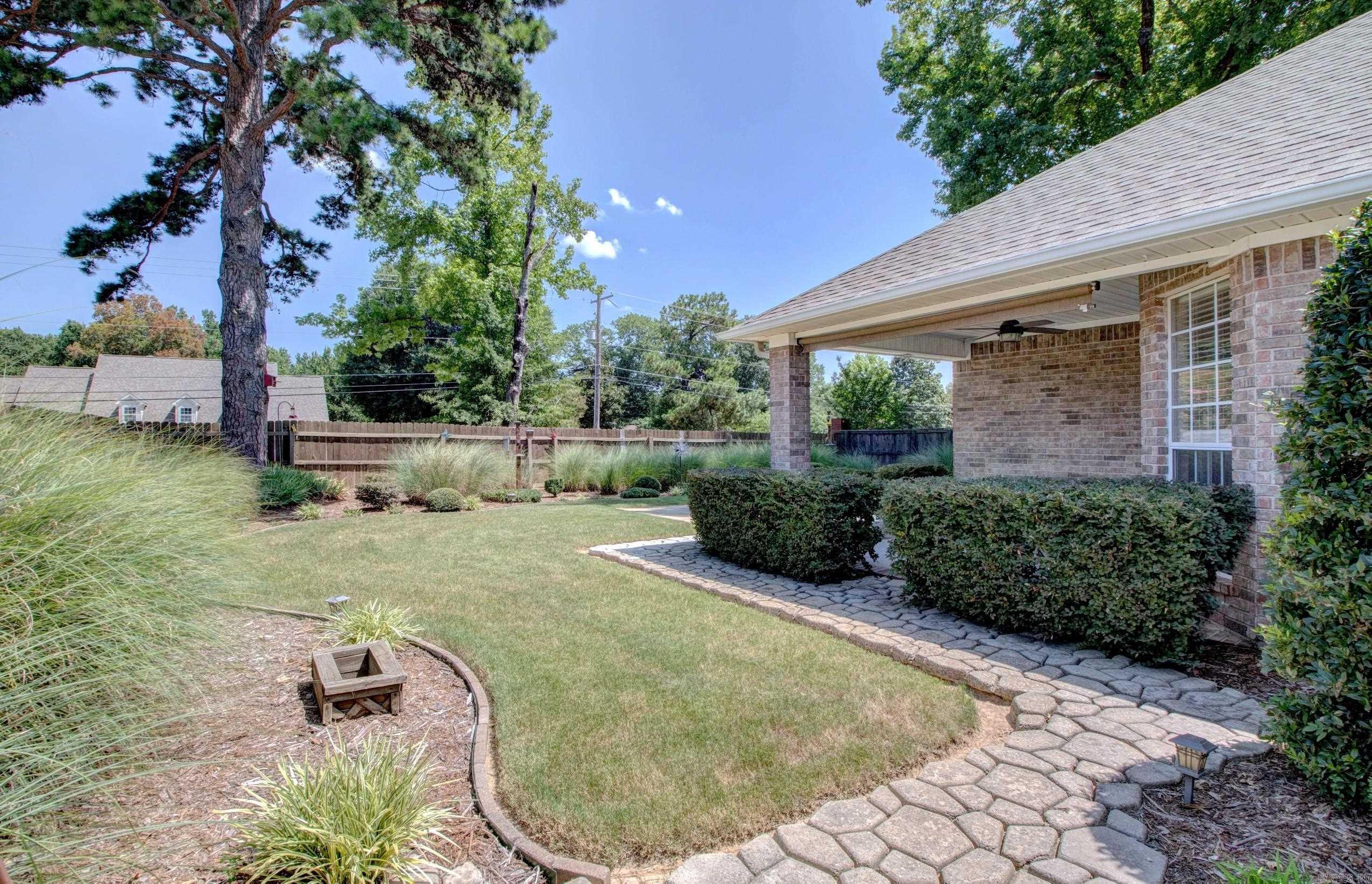 2 Fredonia  Mayflower, AR