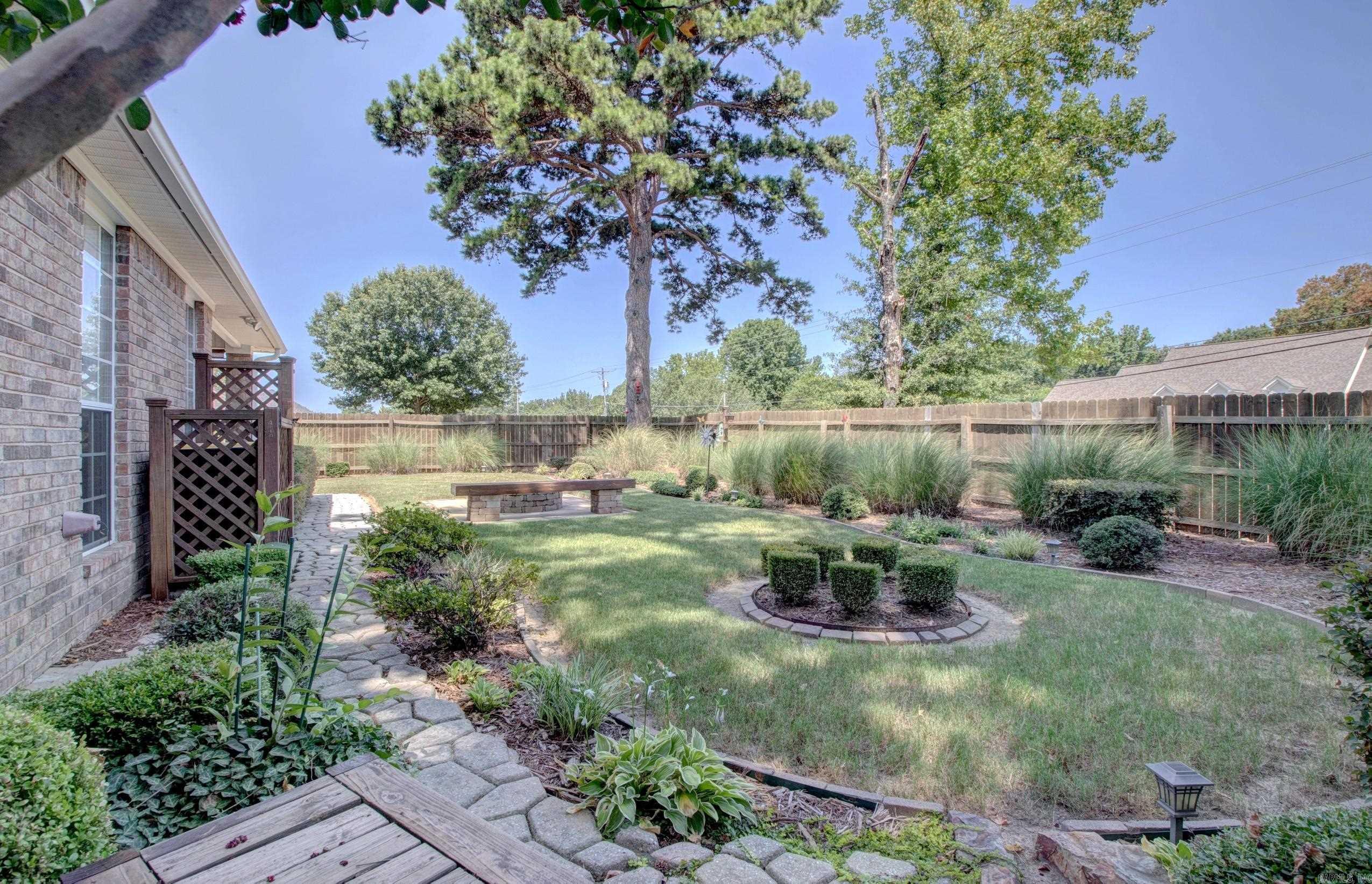 2 Fredonia  Mayflower, AR
