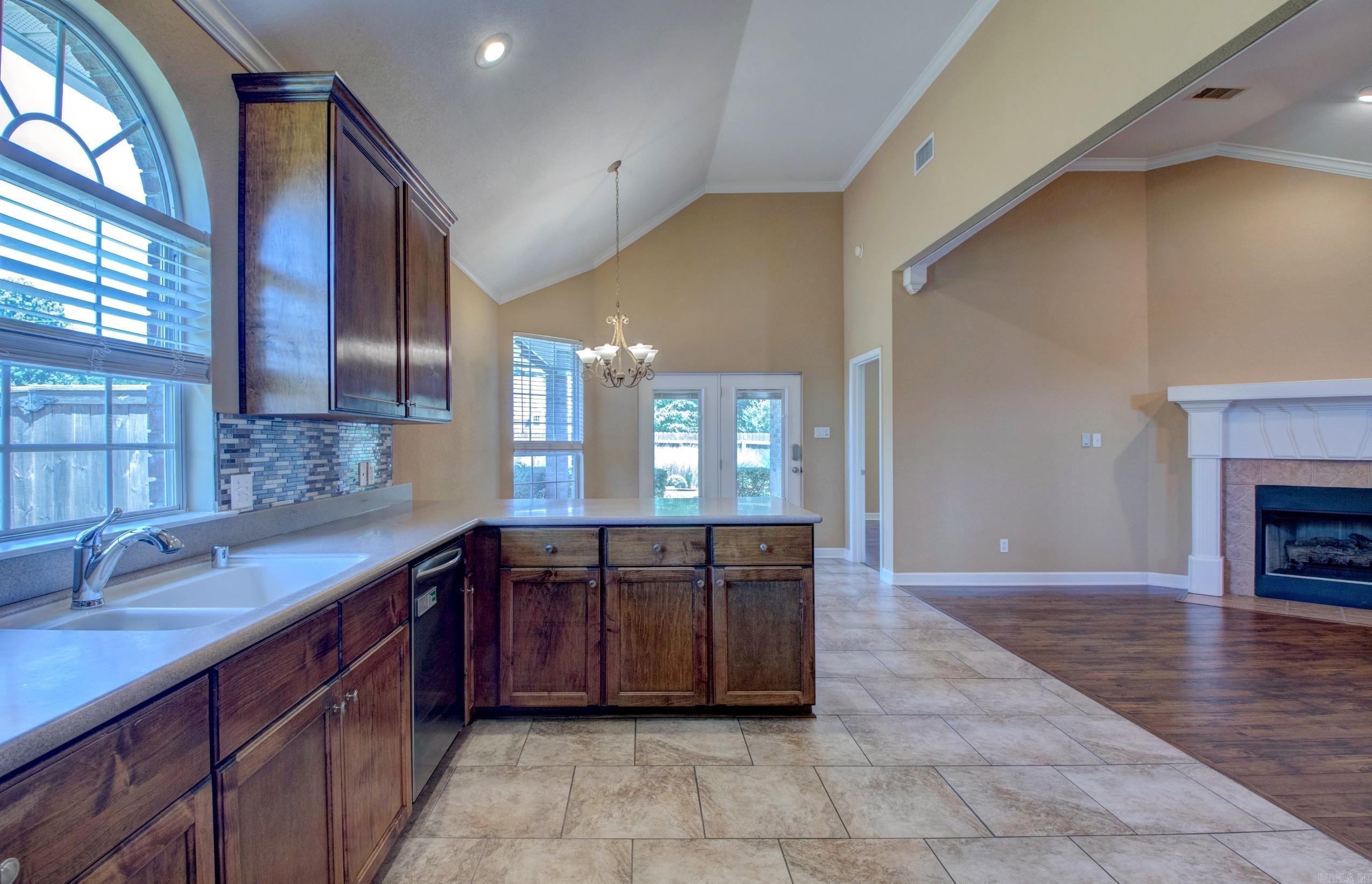 2 Fredonia  Mayflower, AR