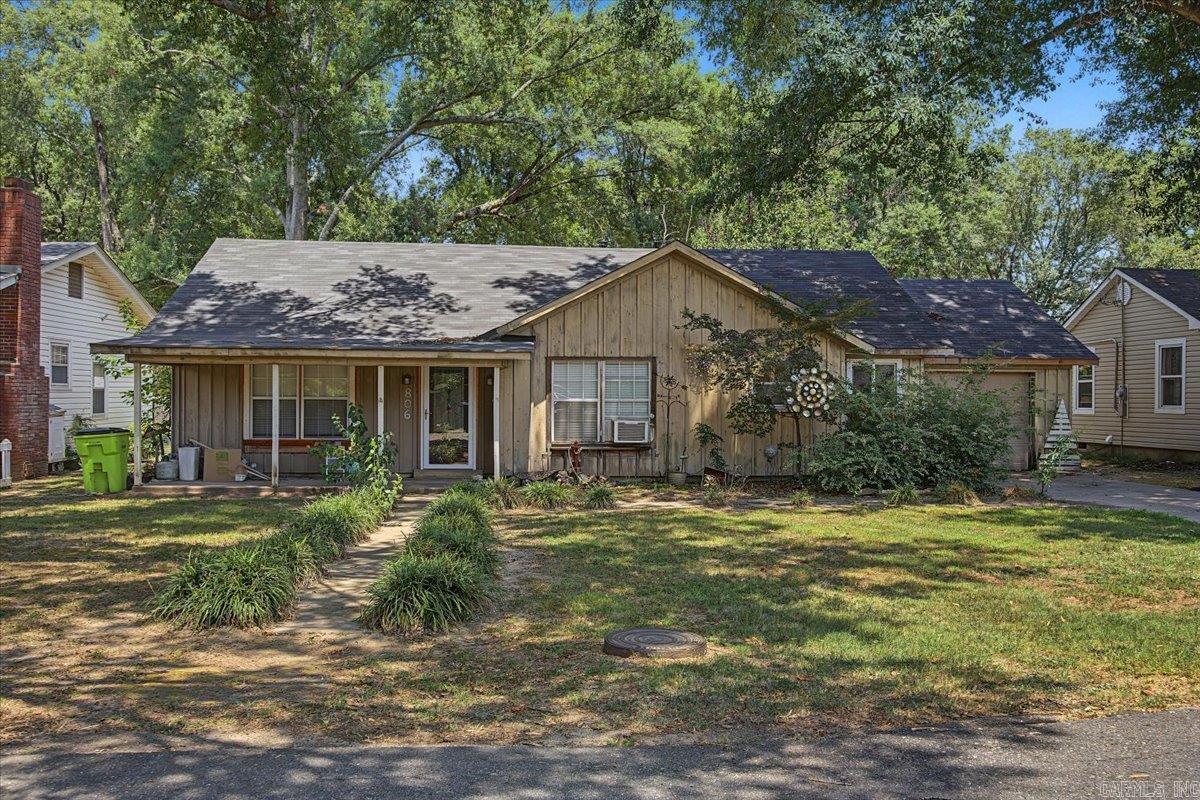 806 W 15th  Stuttgart, AR