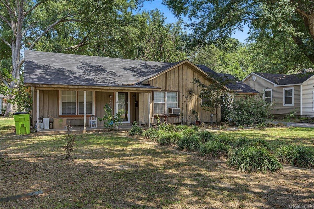 806 W 15th  Stuttgart, AR