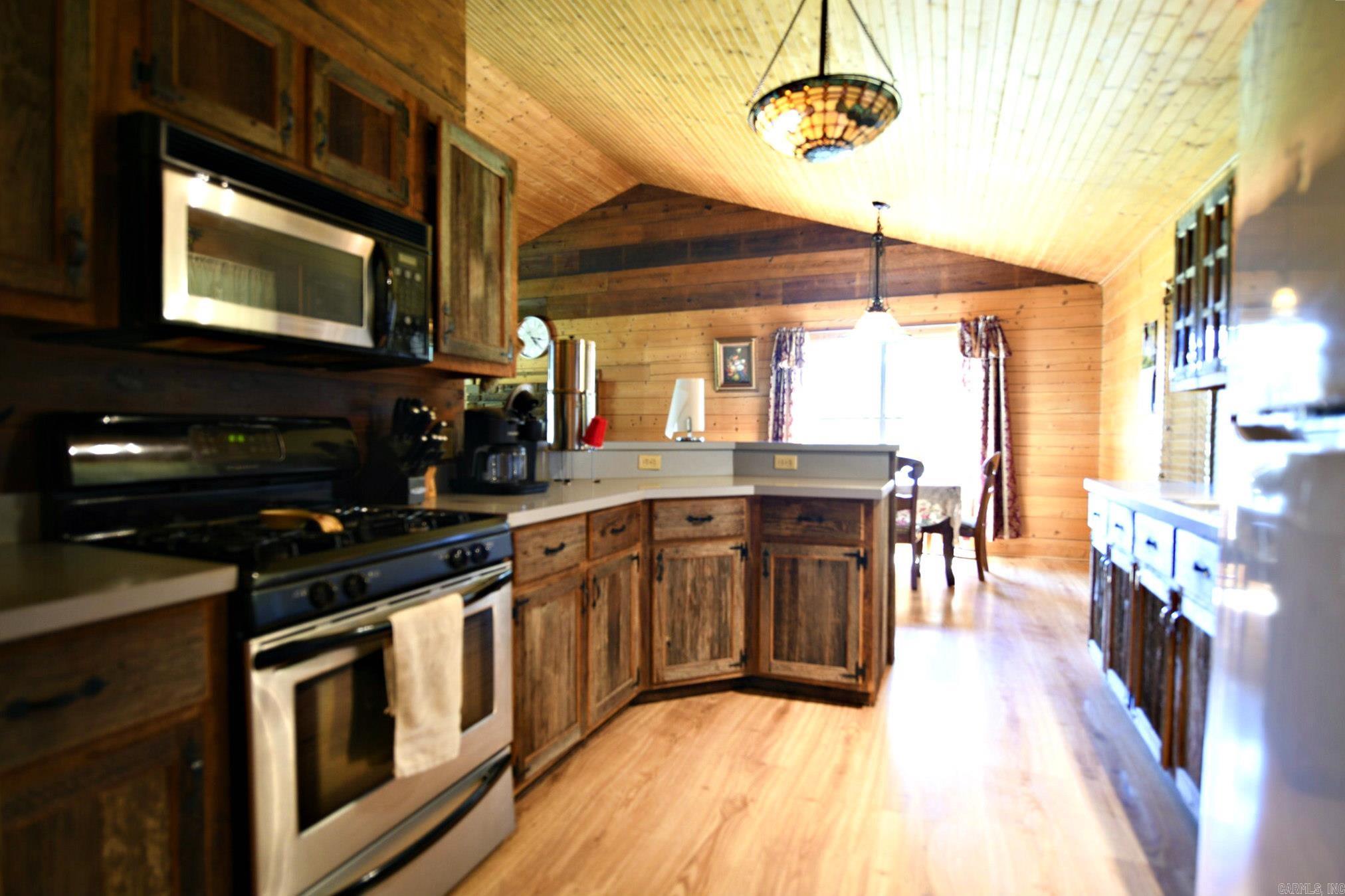 1337 Polk Road 38  Hatfield, AR