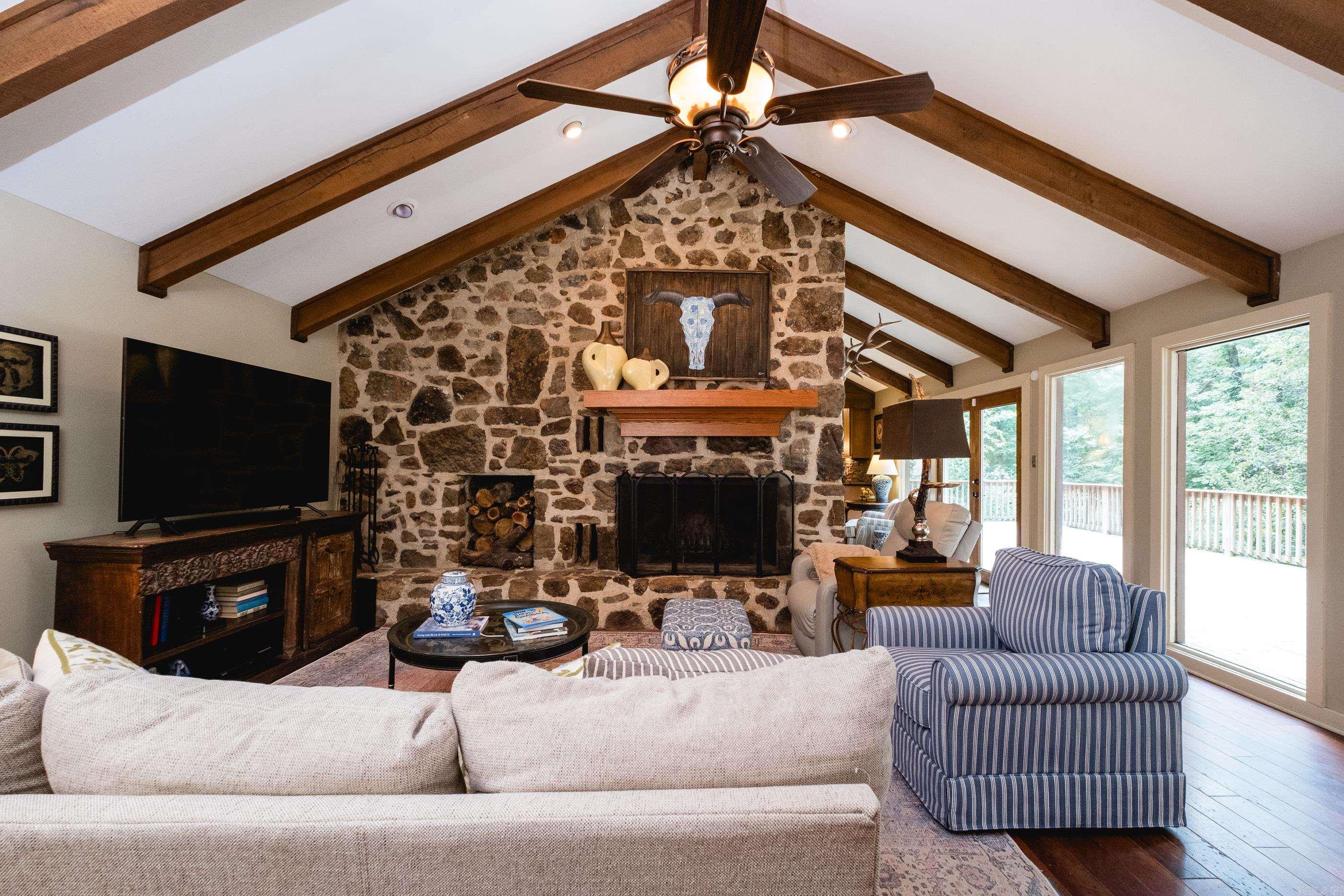 5 Woodsong  Roland, AR