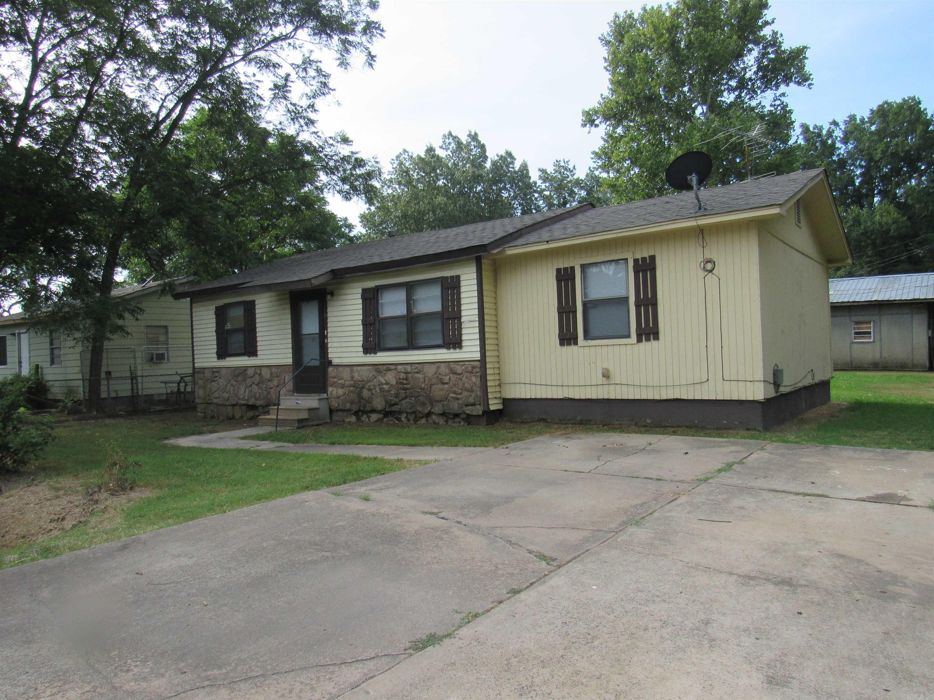613 Hamburg St  Lonoke, AR