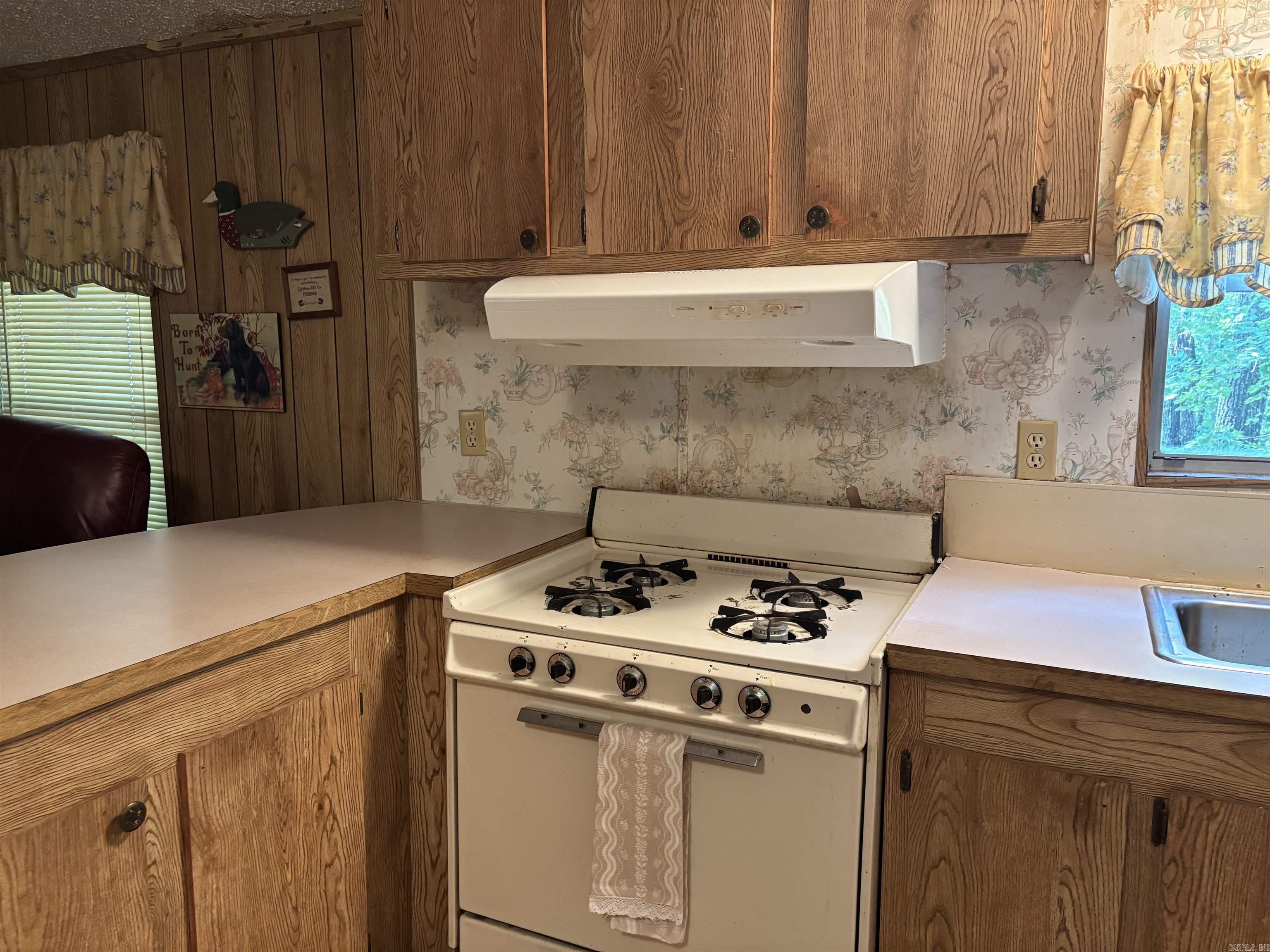 40 Ponca  Edgemont, AR