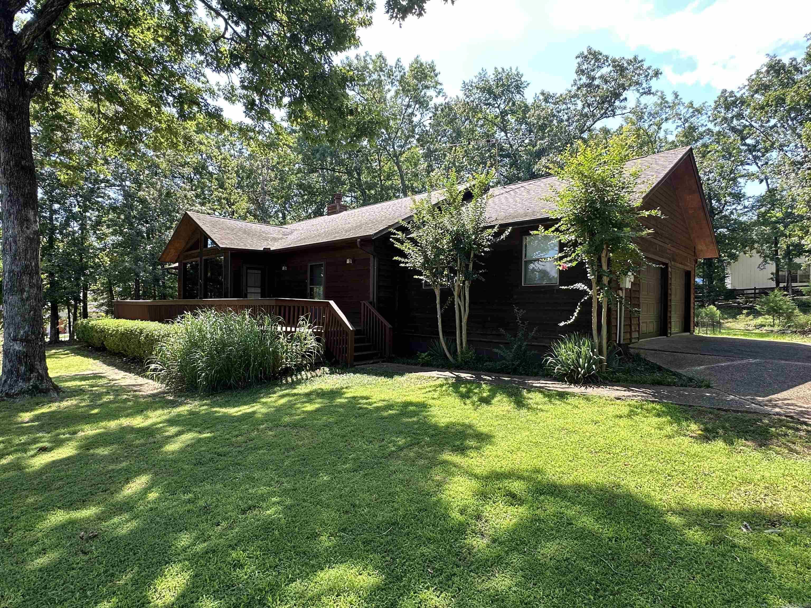 206 Cherokee Circle  Fairfield Bay, AR