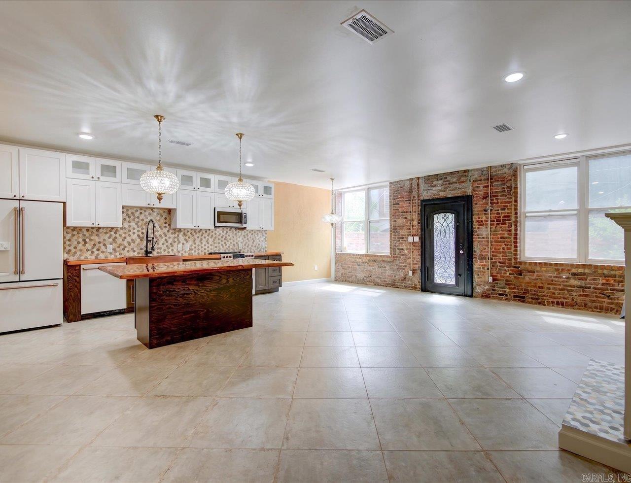 121 Exchange  Hot Springs, AR