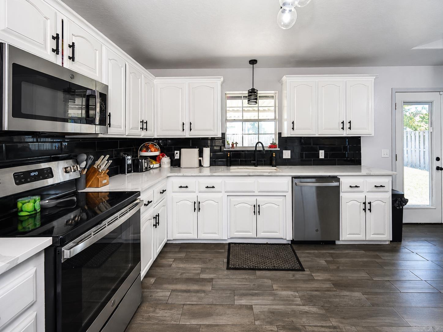 1700 Valley View Dr  Mena, AR