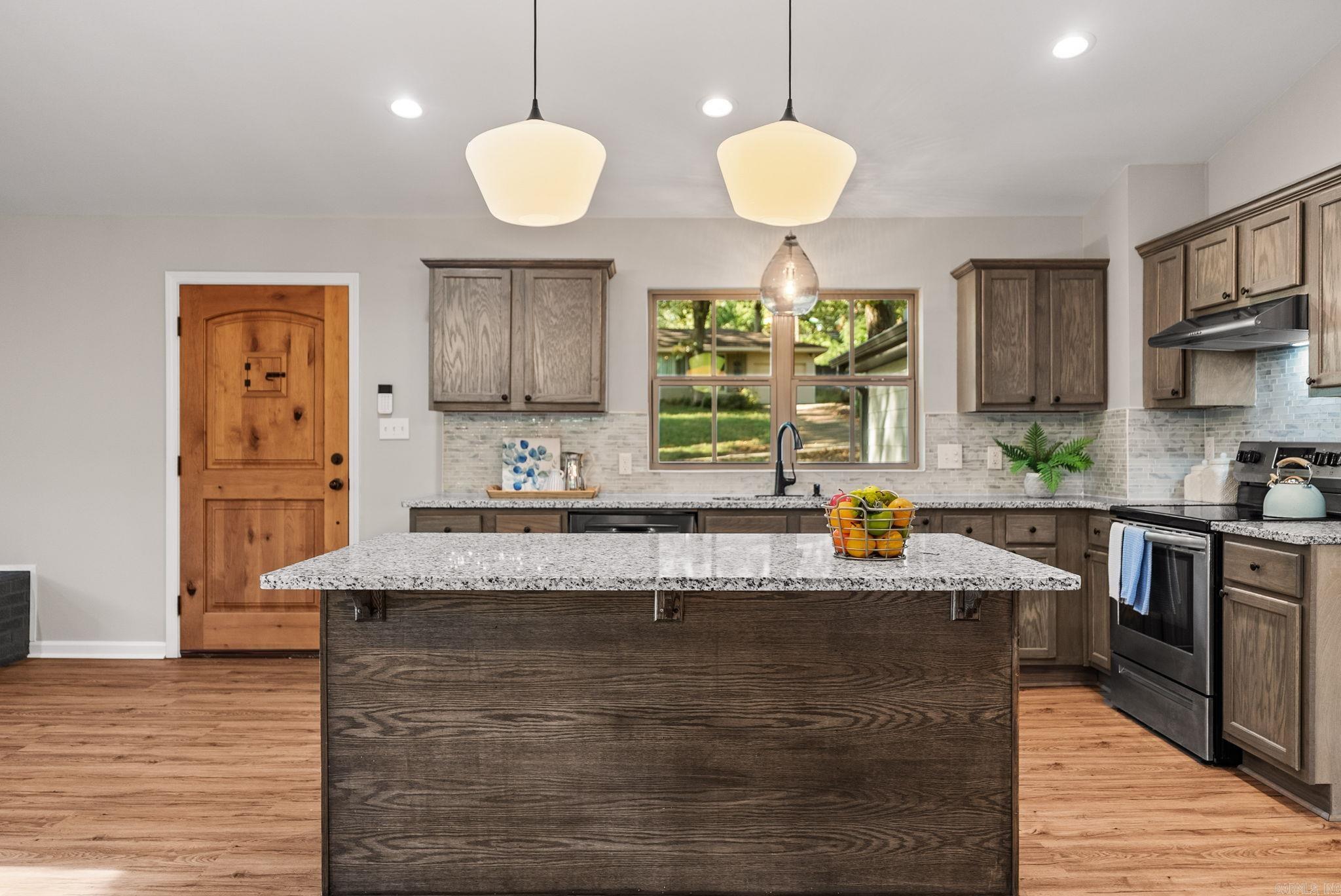 1617 Grove Hill  North Little Rock, AR