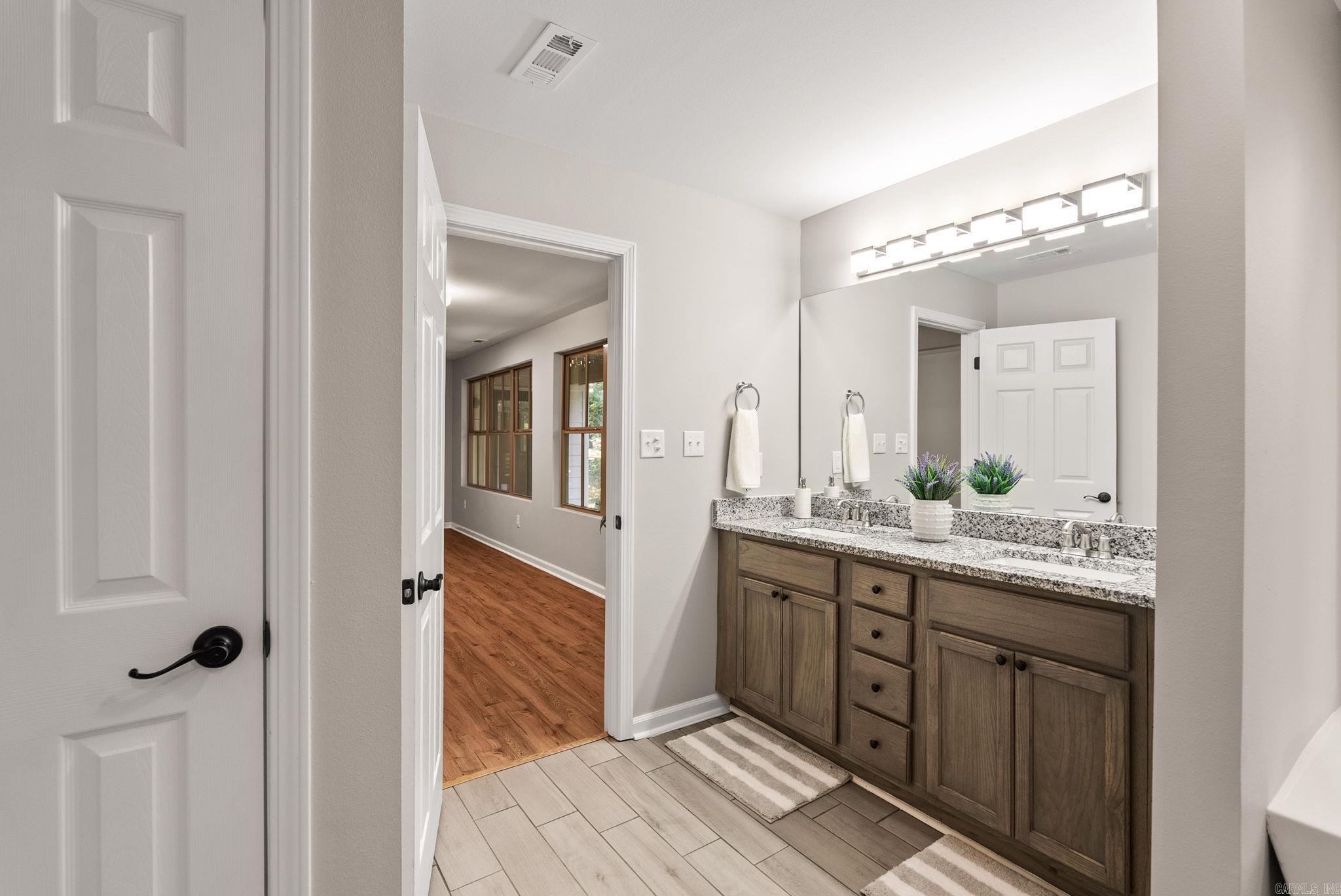 1617 Grove Hill  North Little Rock, AR