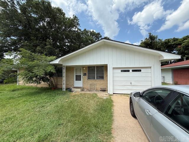 1703 Belmoor Dr.  Pine Bluff, AR
