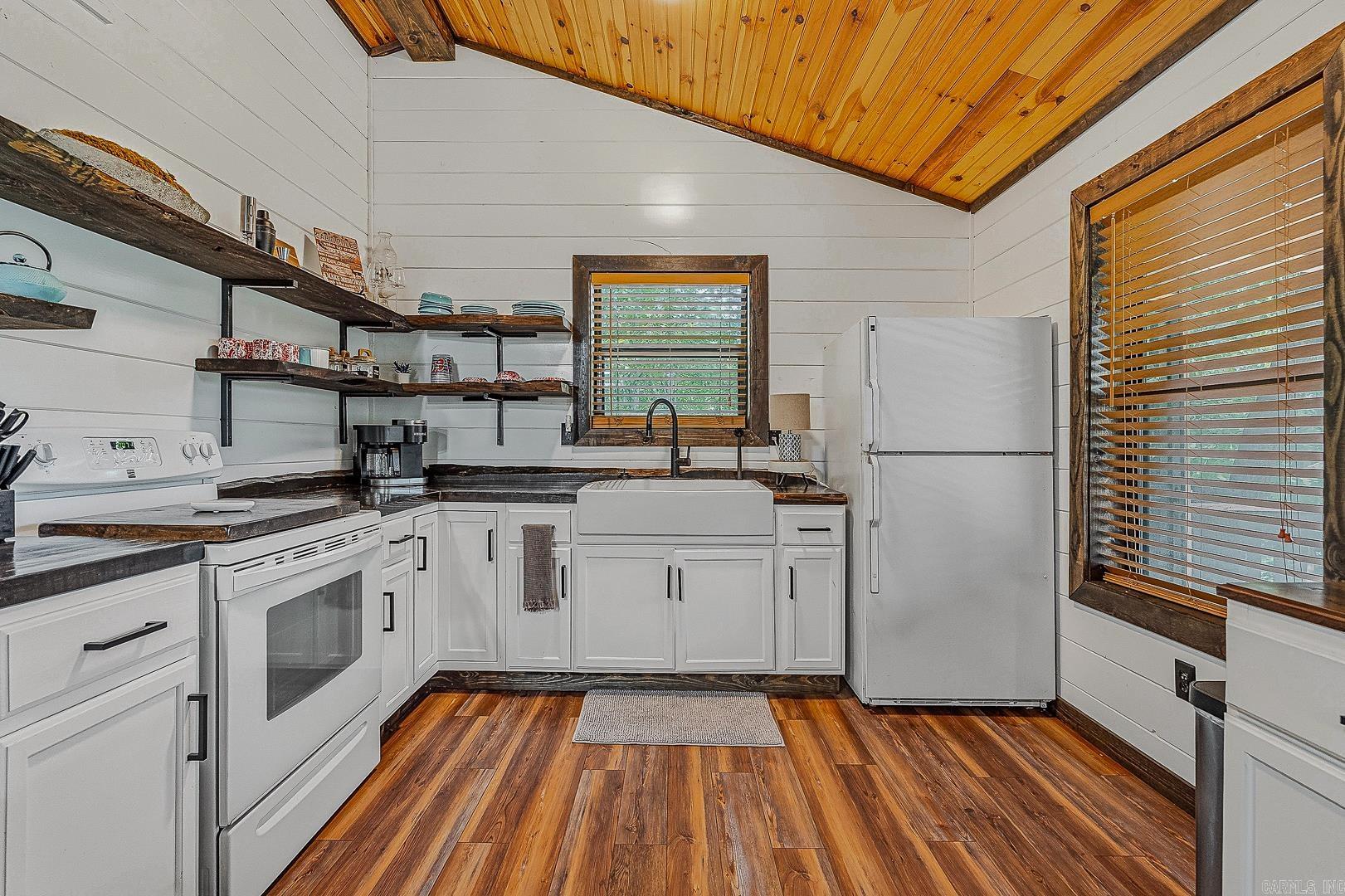 41 Springwood  Hardy, AR