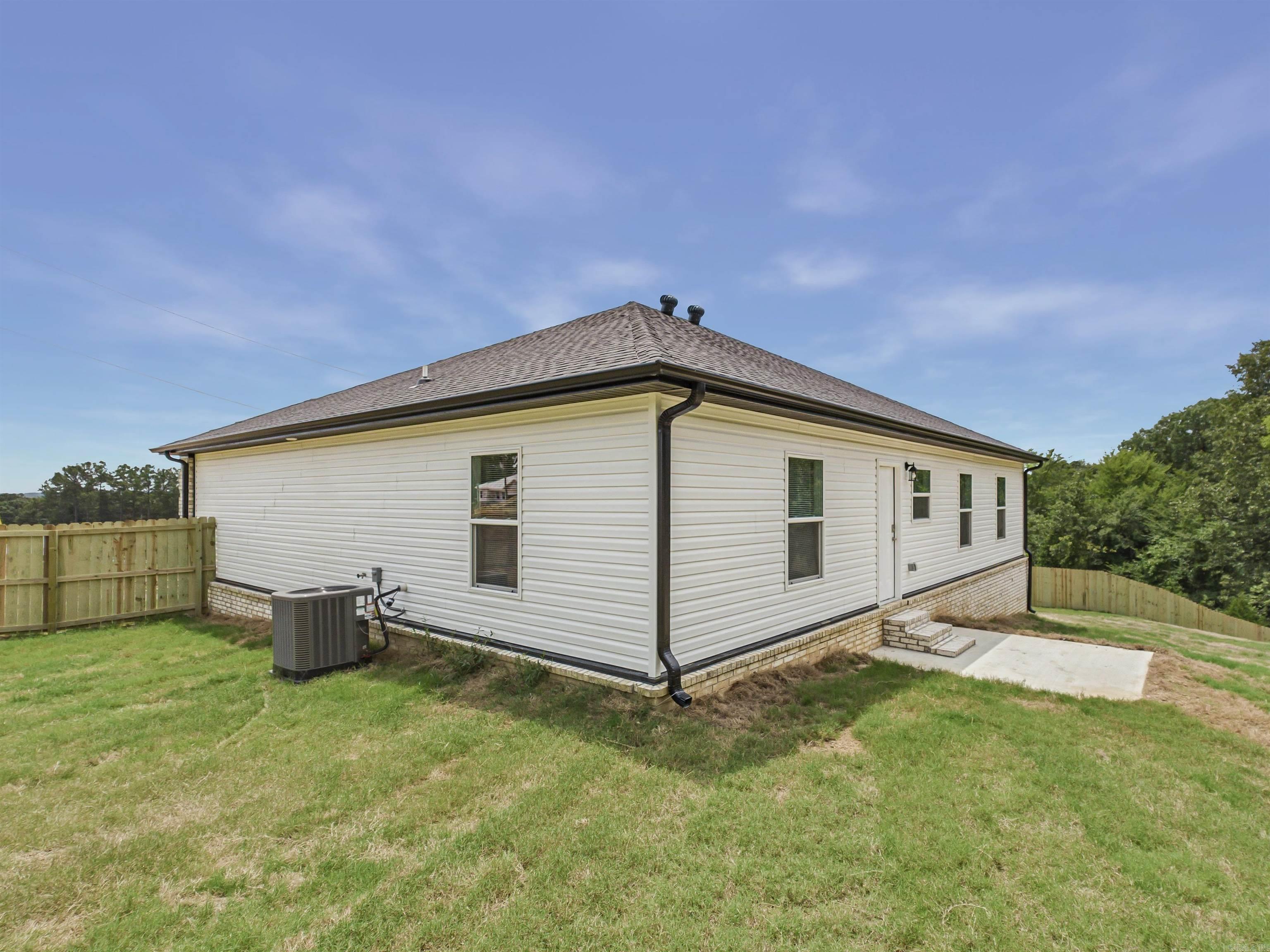 121.5 Coal Mountain Road  El Paso, AR