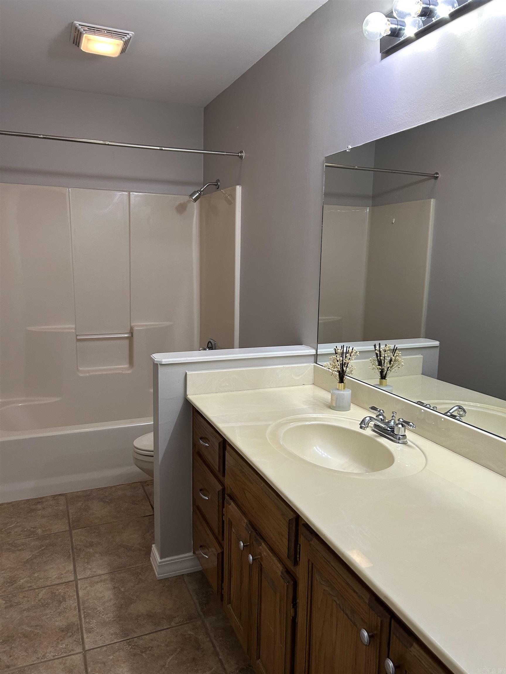 2008 W 8th  Russellville, AR