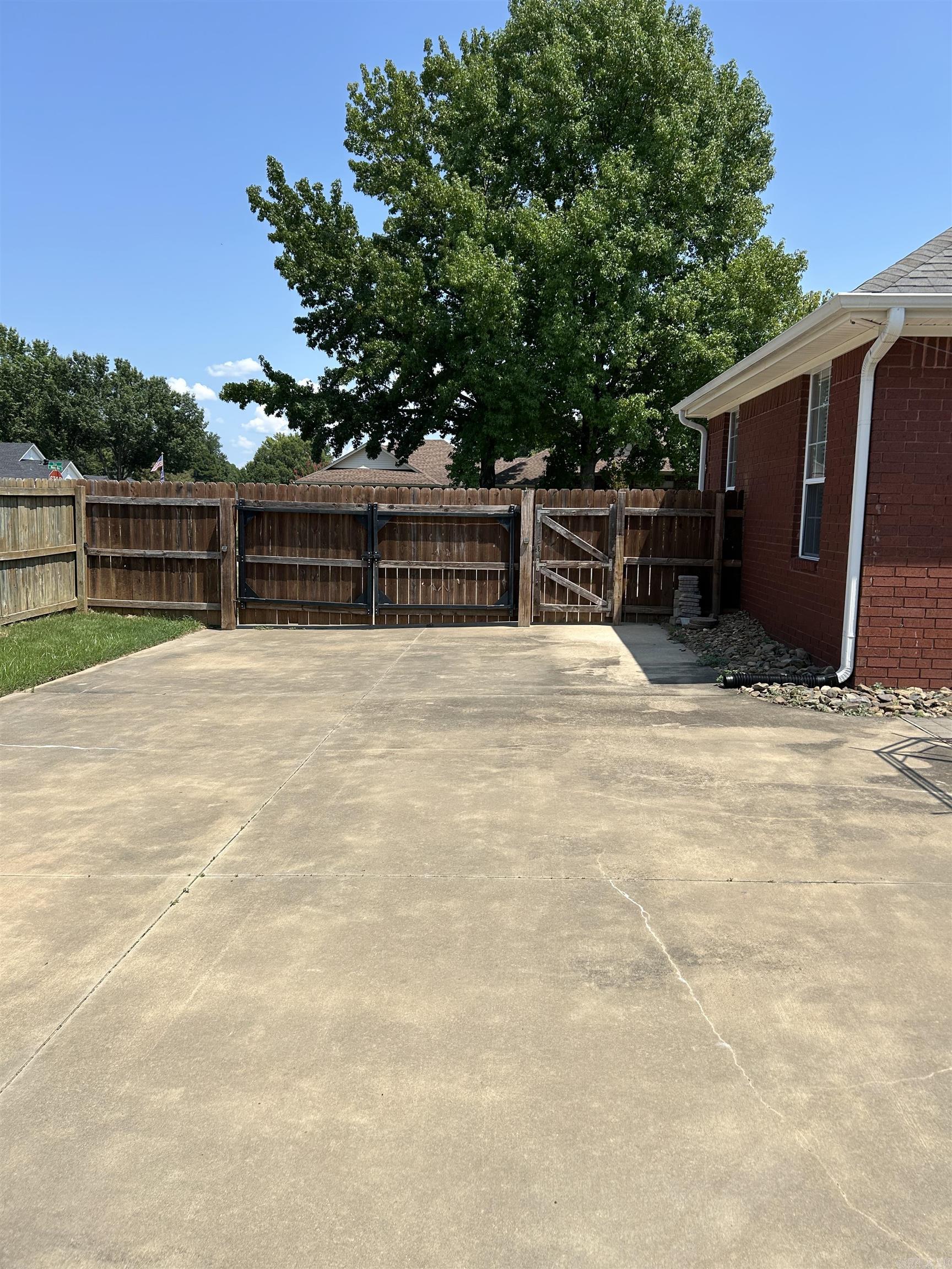 2008 W 8th  Russellville, AR