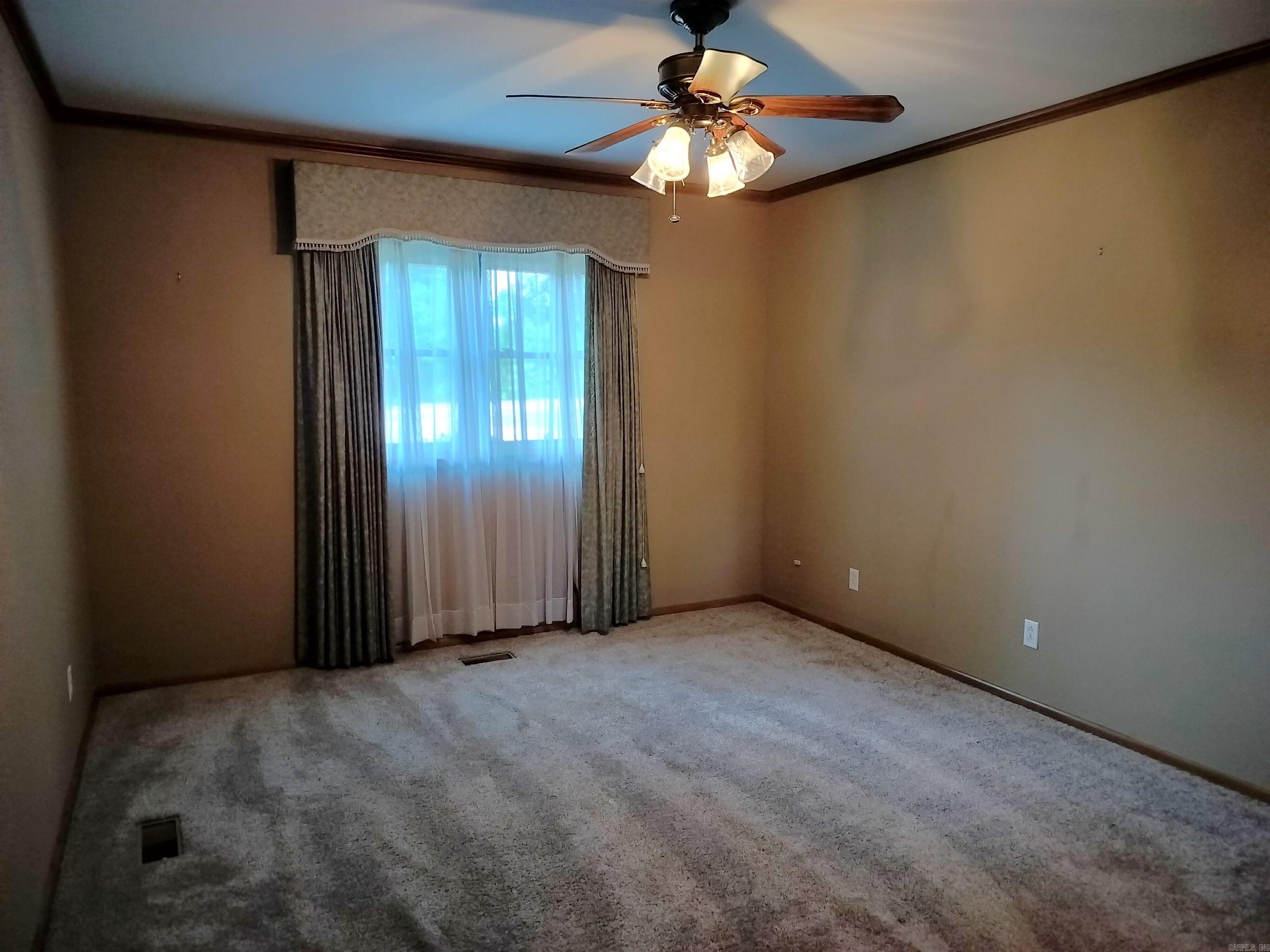 901 Poplar  Clarksville, AR