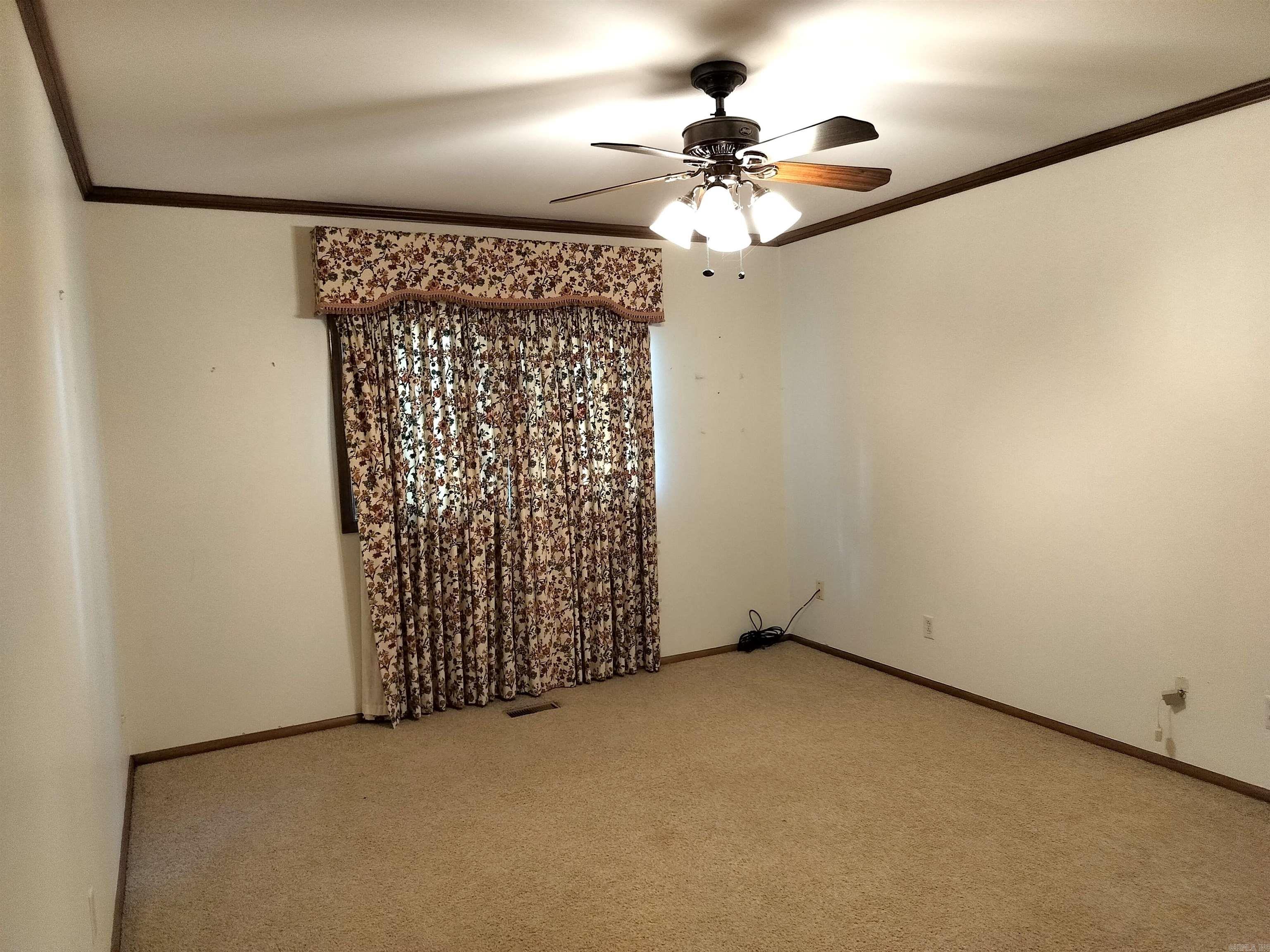 901 Poplar  Clarksville, AR