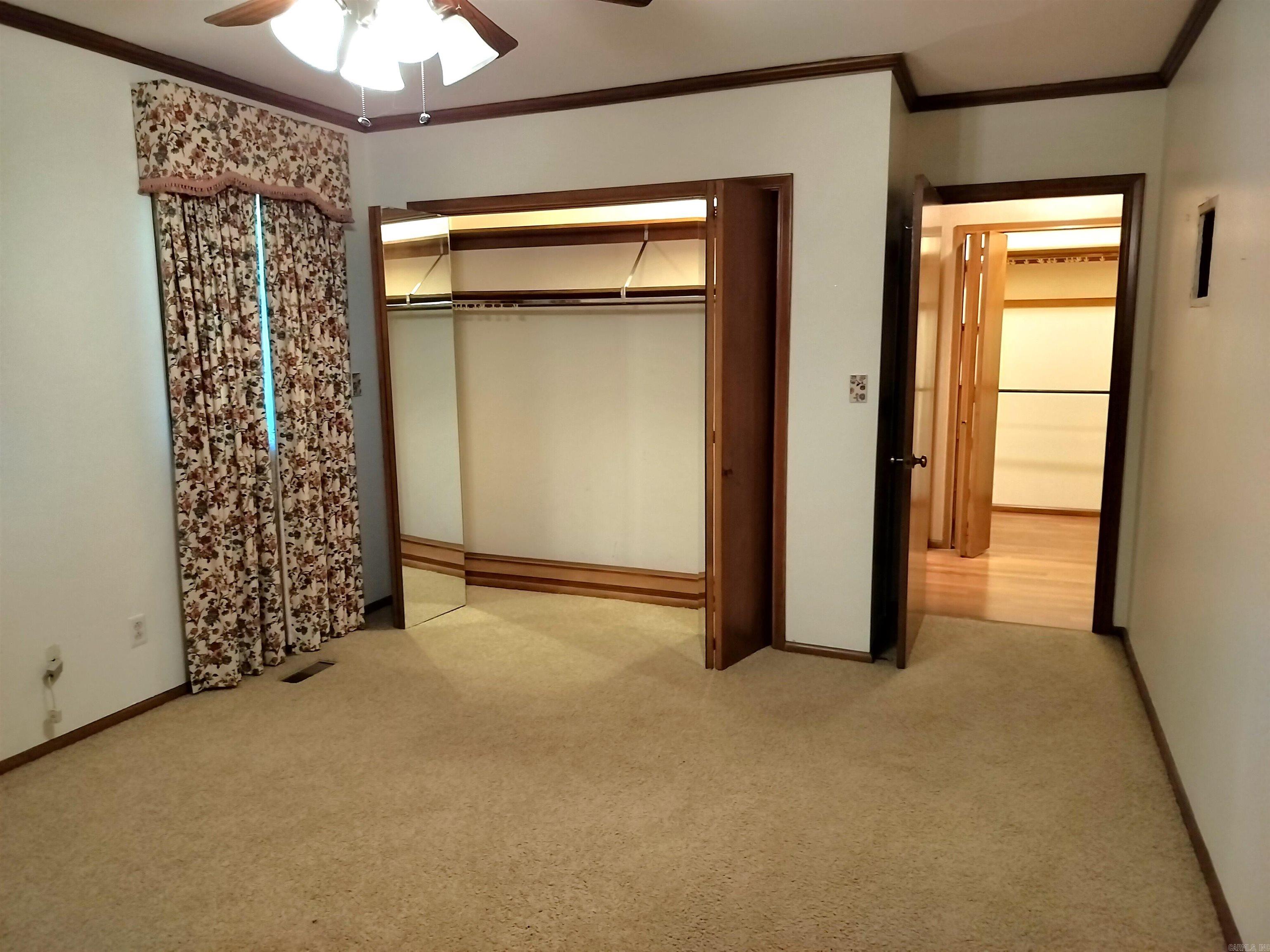 901 Poplar  Clarksville, AR
