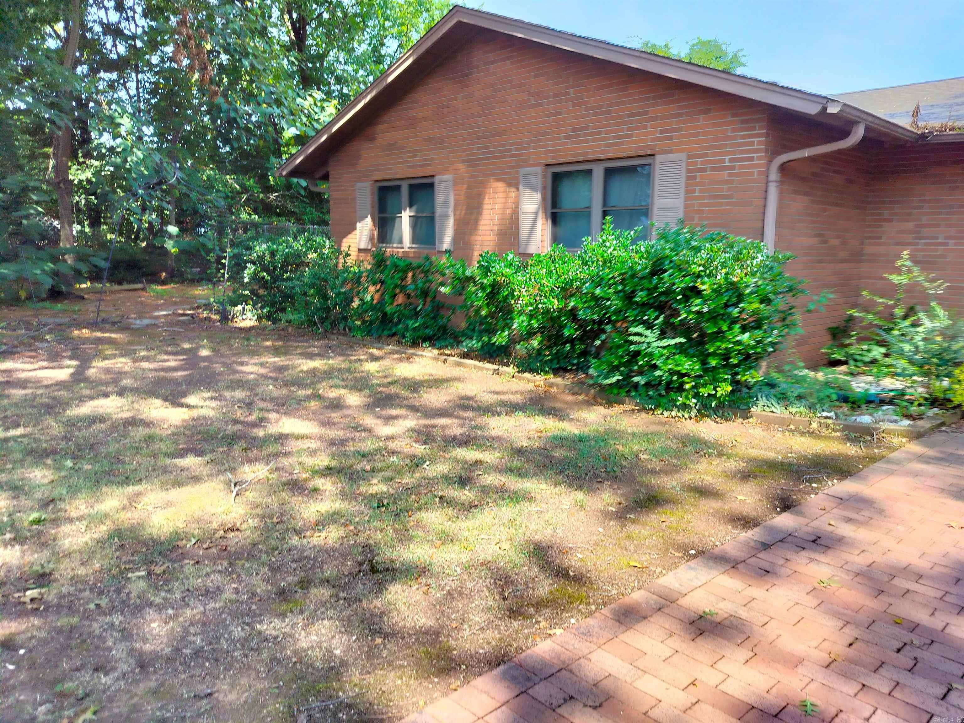 901 Poplar  Clarksville, AR