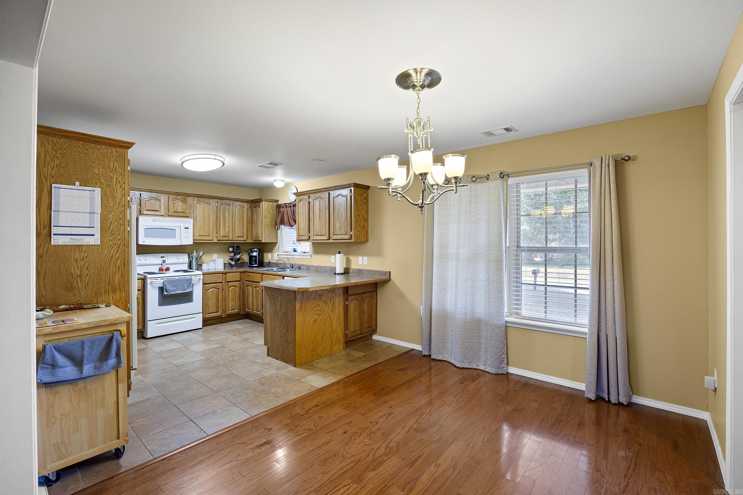 606 W Rock  Morrilton, AR