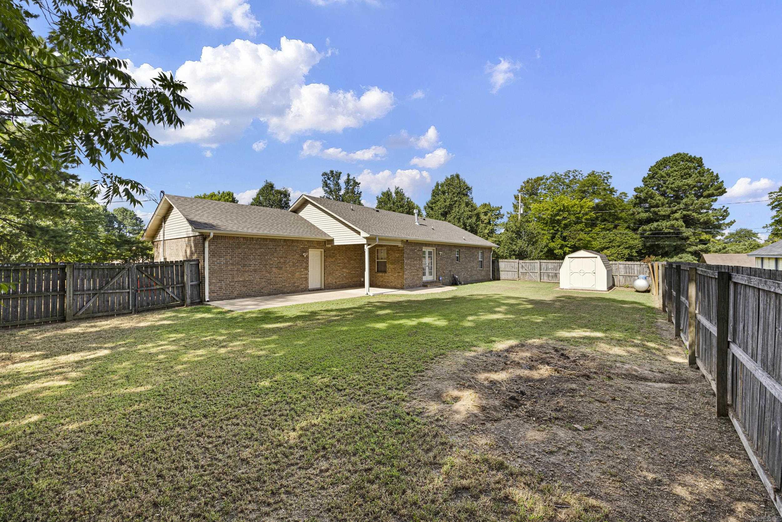 606 W Rock  Morrilton, AR