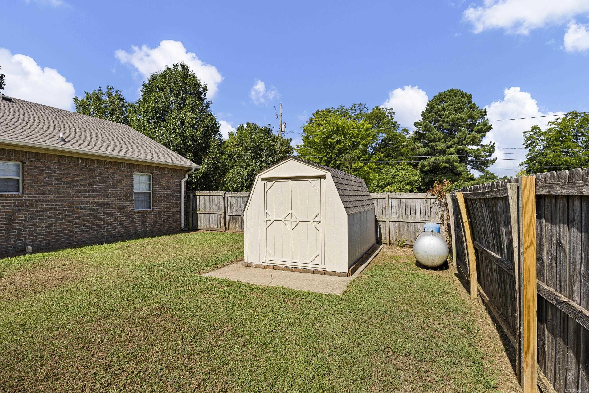 606 W Rock  Morrilton, AR