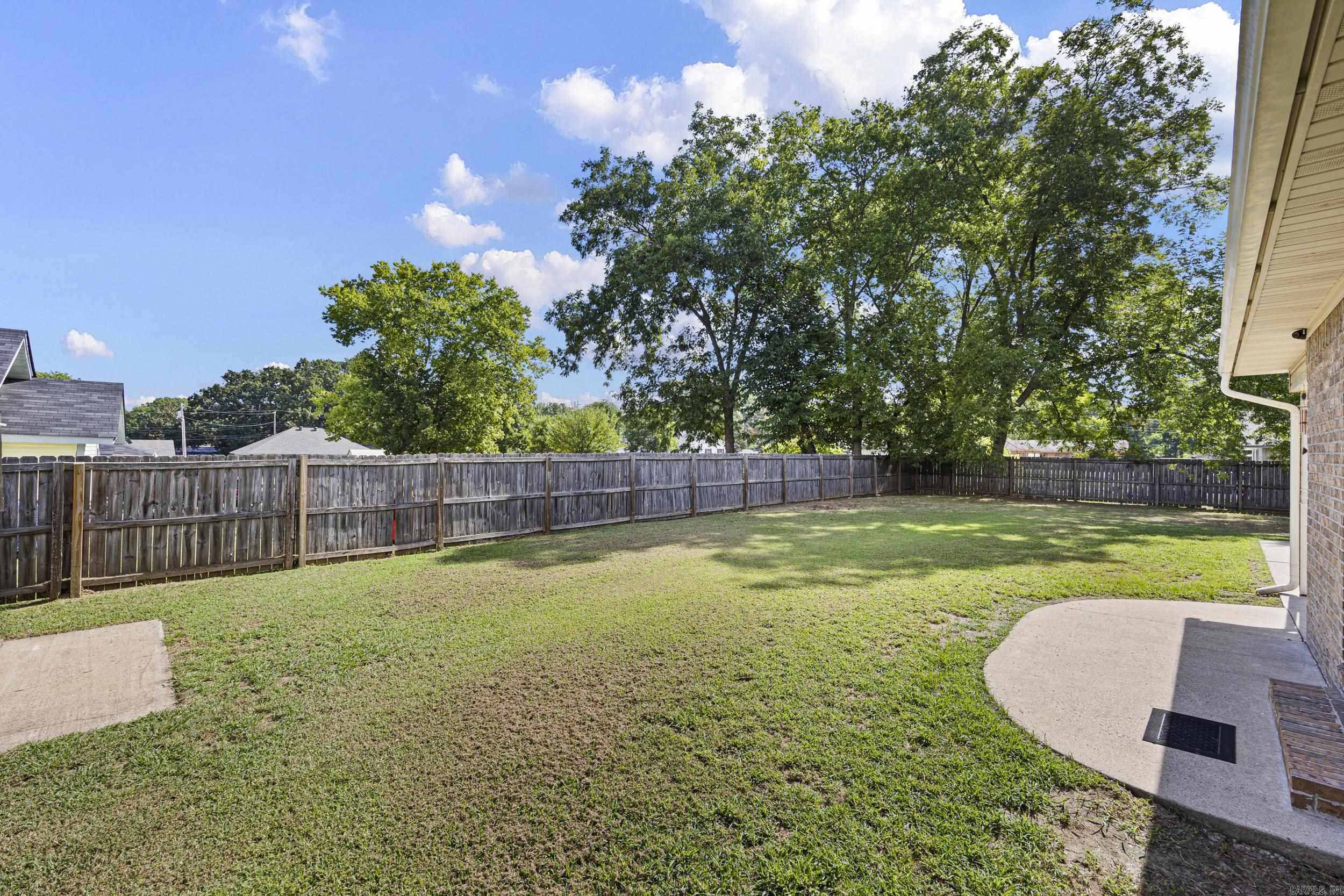 606 W Rock  Morrilton, AR