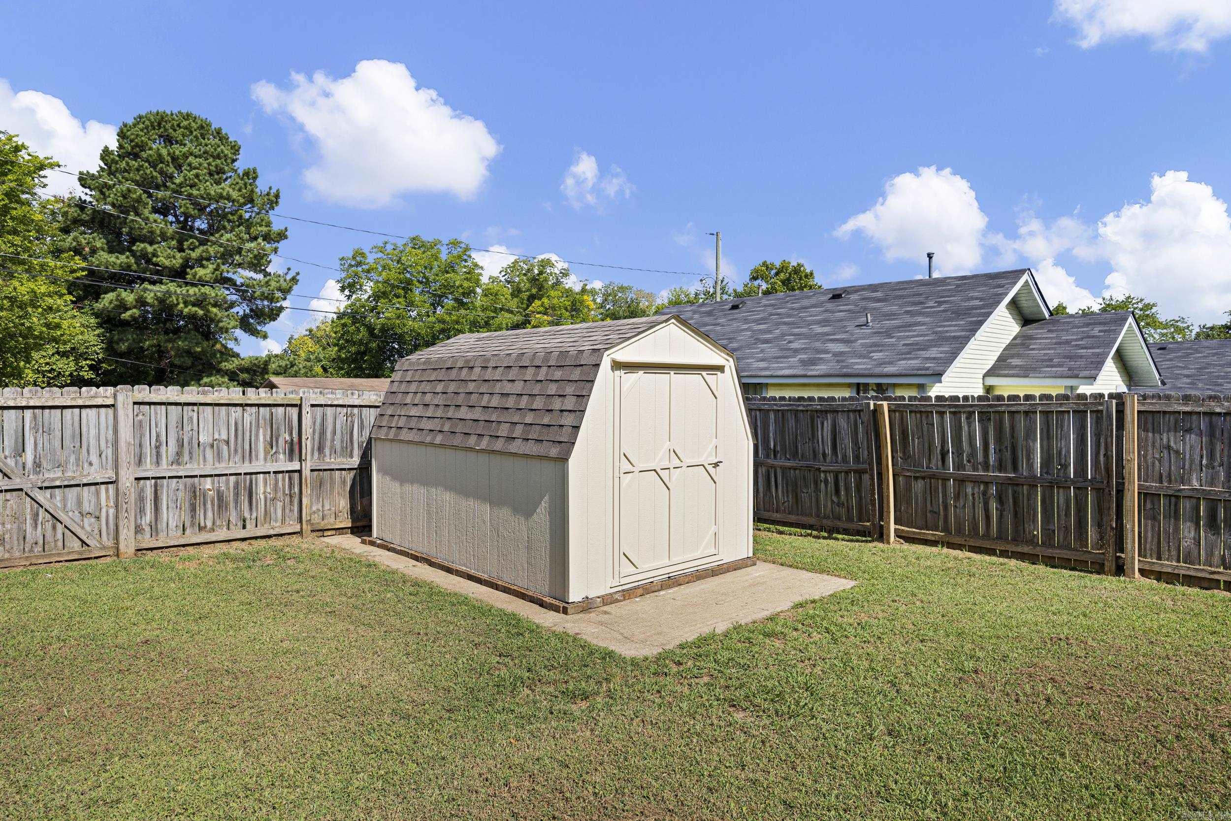606 W Rock  Morrilton, AR