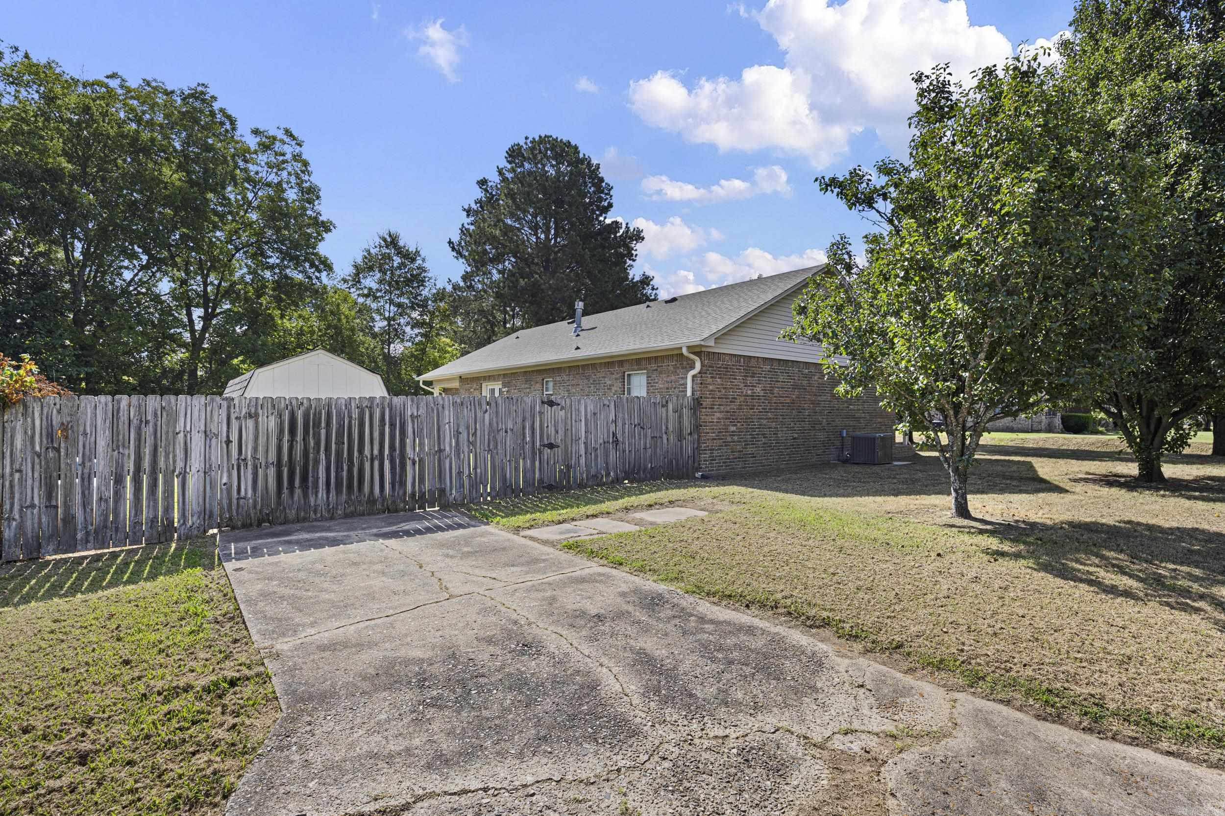 606 W Rock  Morrilton, AR