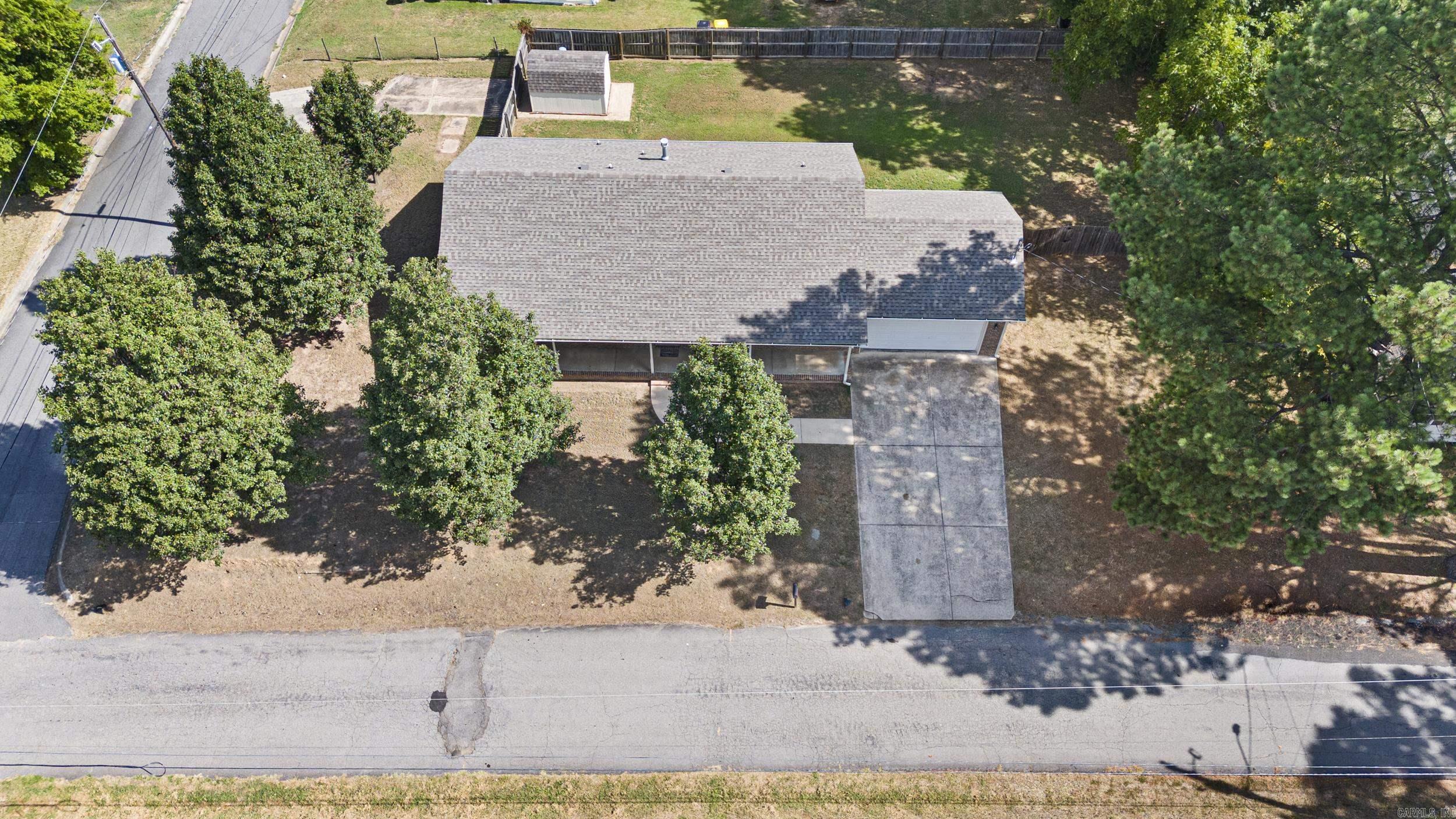 606 W Rock  Morrilton, AR