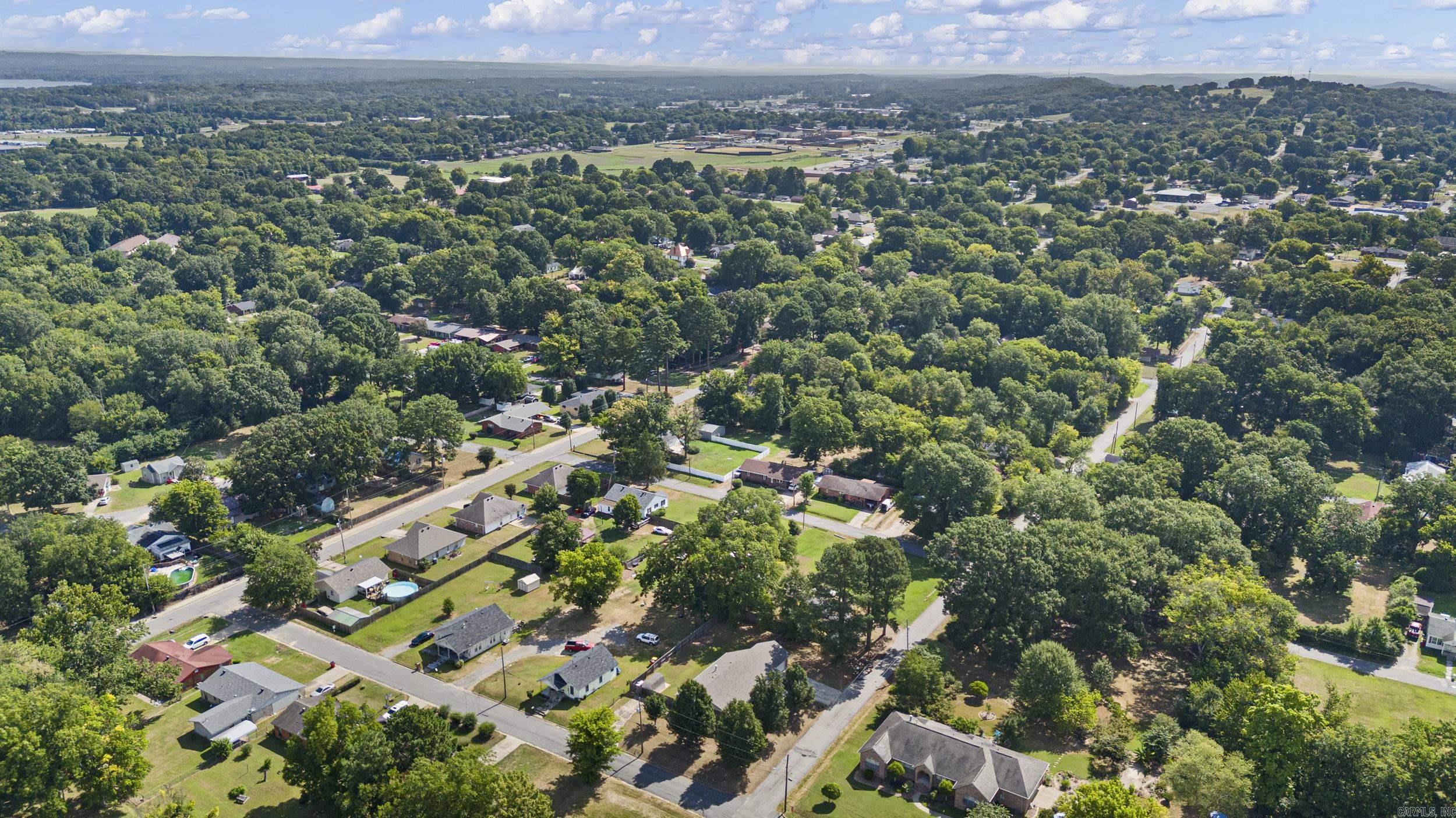 606 W Rock  Morrilton, AR