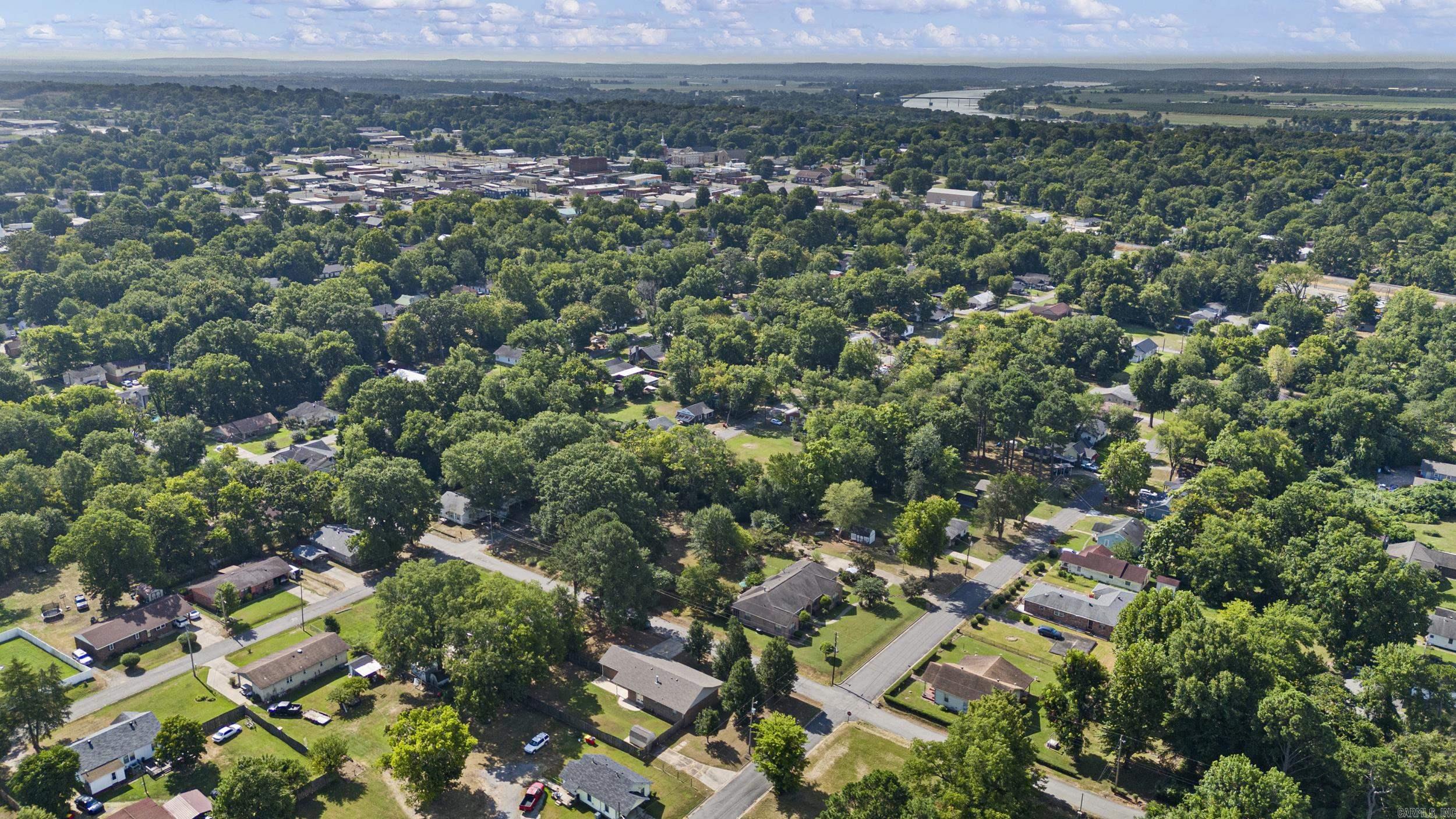 606 W Rock  Morrilton, AR