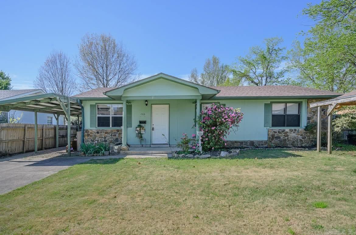 1304 Hickory Ave  Mena, AR