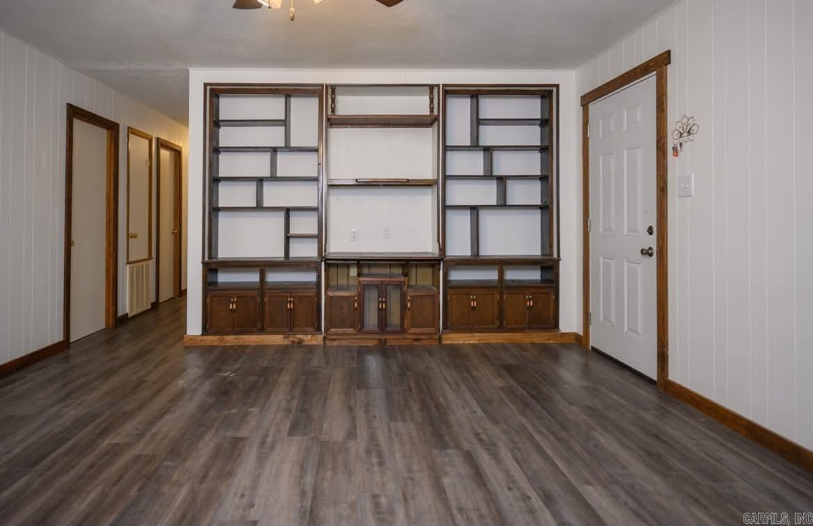 1304 Hickory Ave  Mena, AR