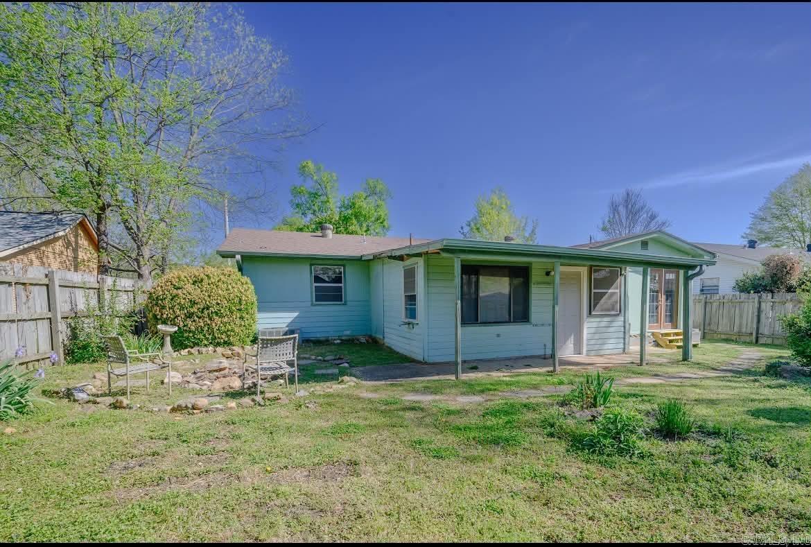 1304 Hickory Ave  Mena, AR